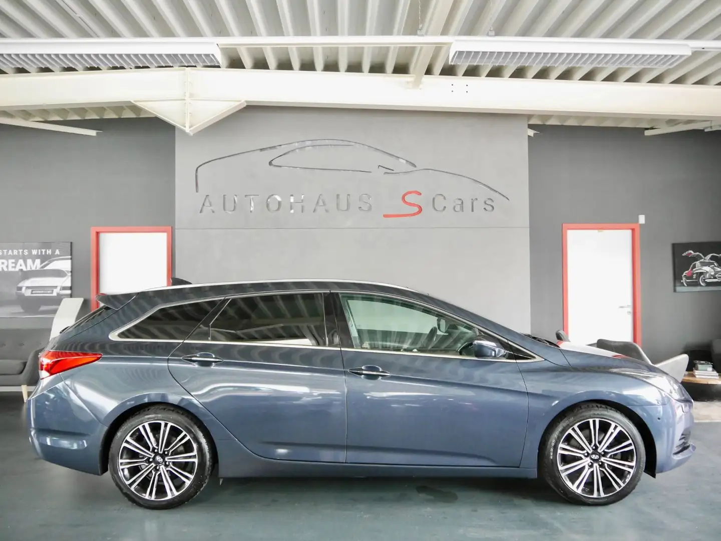 Hyundai i40 cw blue Premium*Pano*Navi*Leder*AHK Bleu - 2