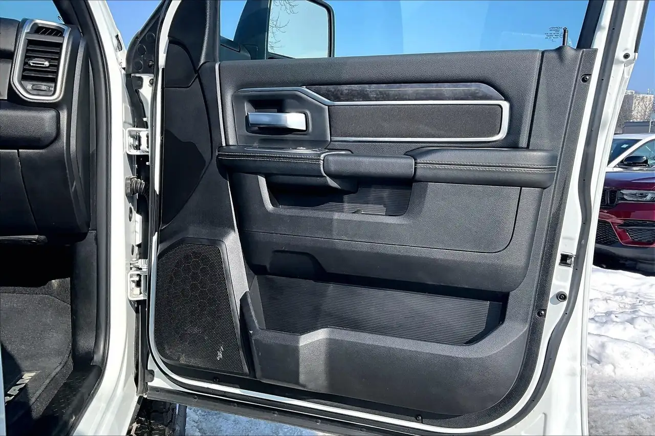 RAM 3500 снимка RAM 3500