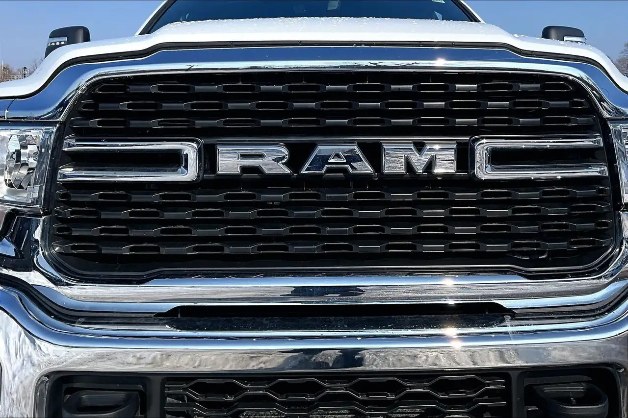 RAM 3500 снимка RAM 3500