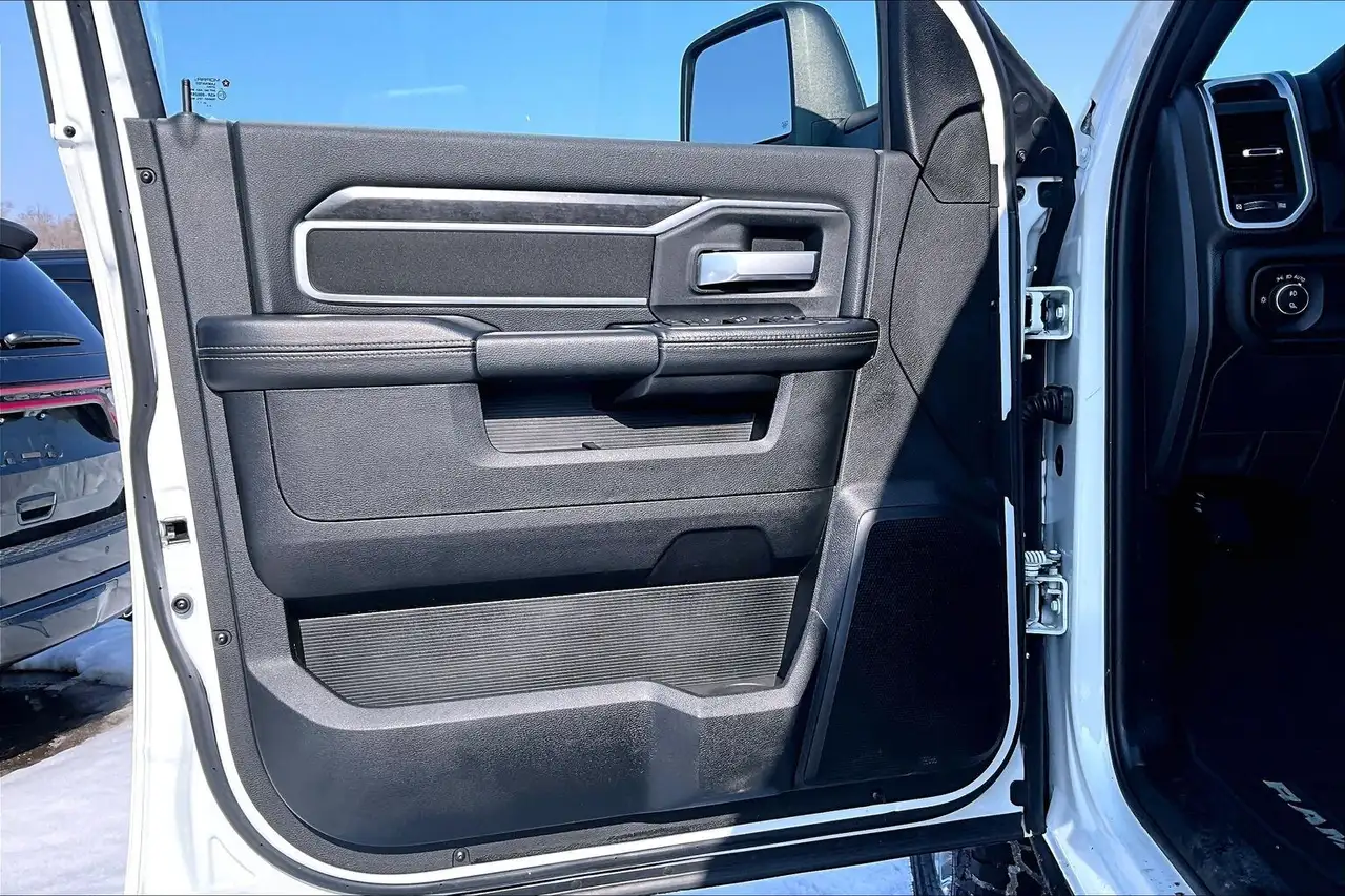 RAM 3500 снимка RAM 3500