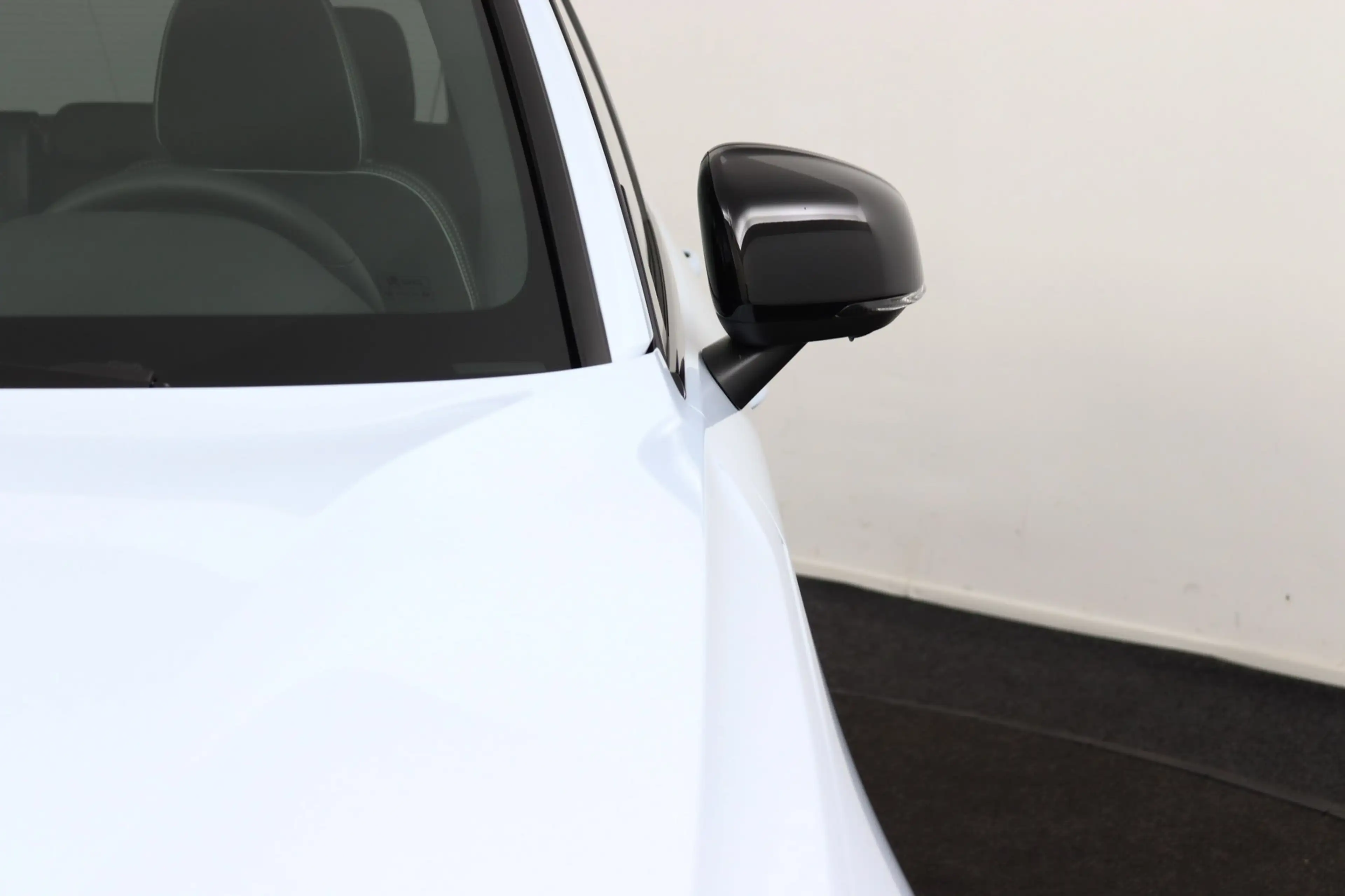 Volvo EX40 Single Motor Extended Range Plus Dark 82 kWh | Pan — photo 36