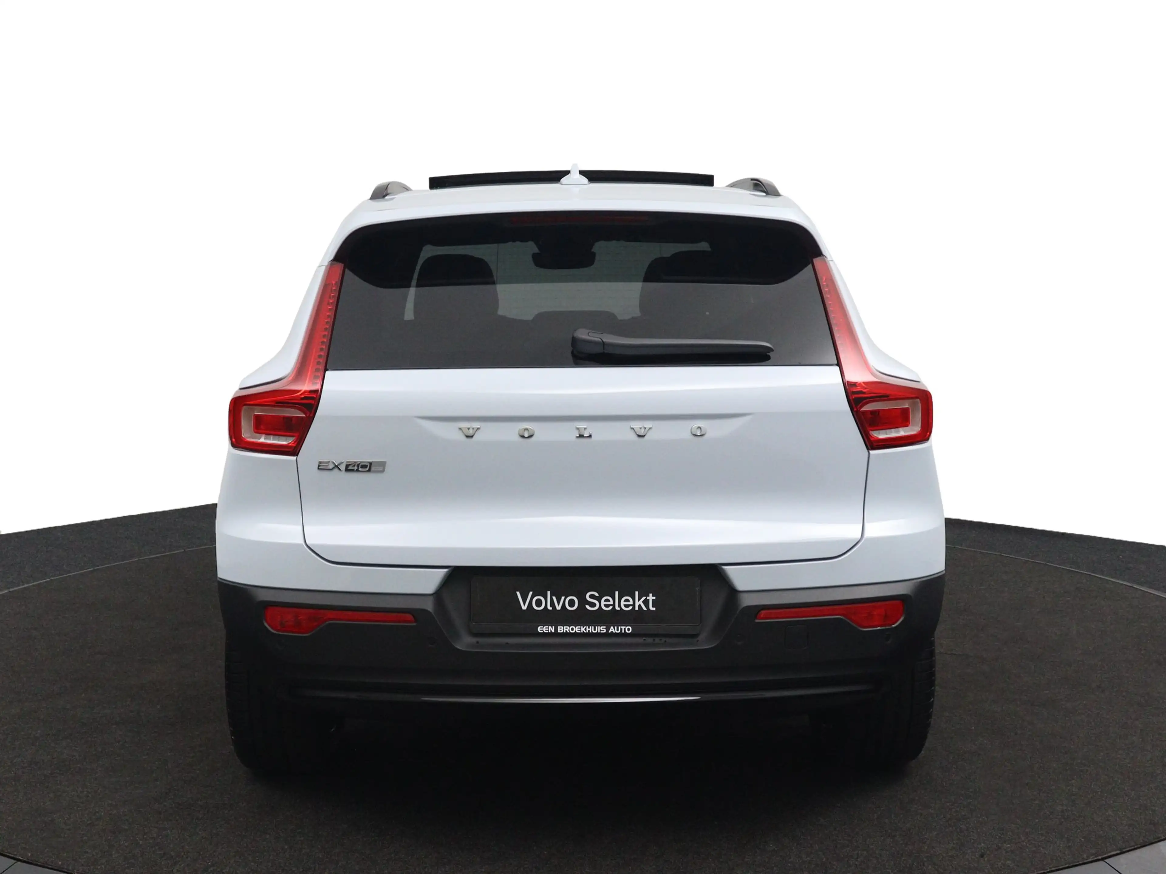Volvo EX40 Single Motor Extended Range Plus Dark 82 kWh | Pan — photo 28