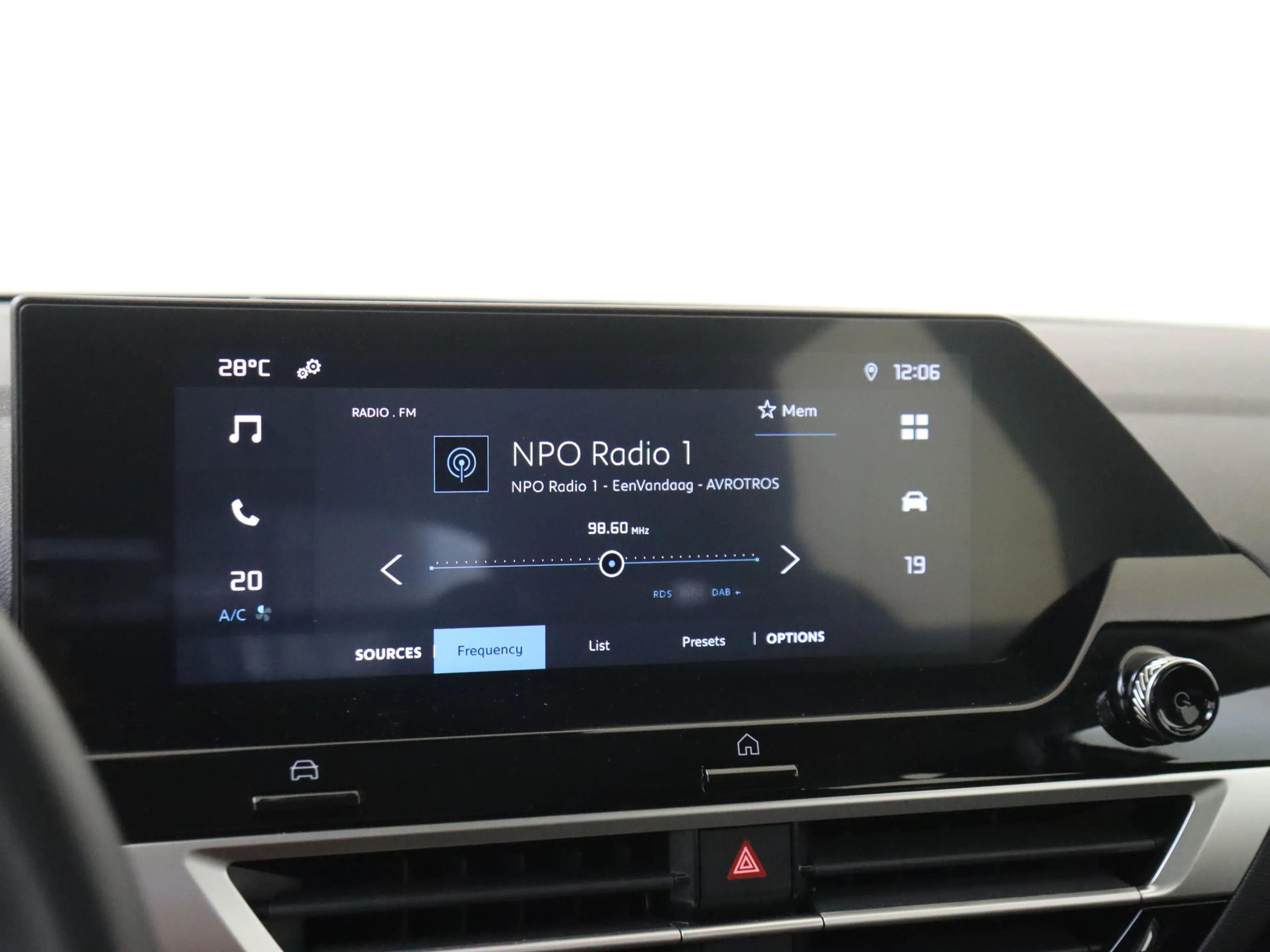 Citroen E-C4 Electric You 50 kWh — photo 15