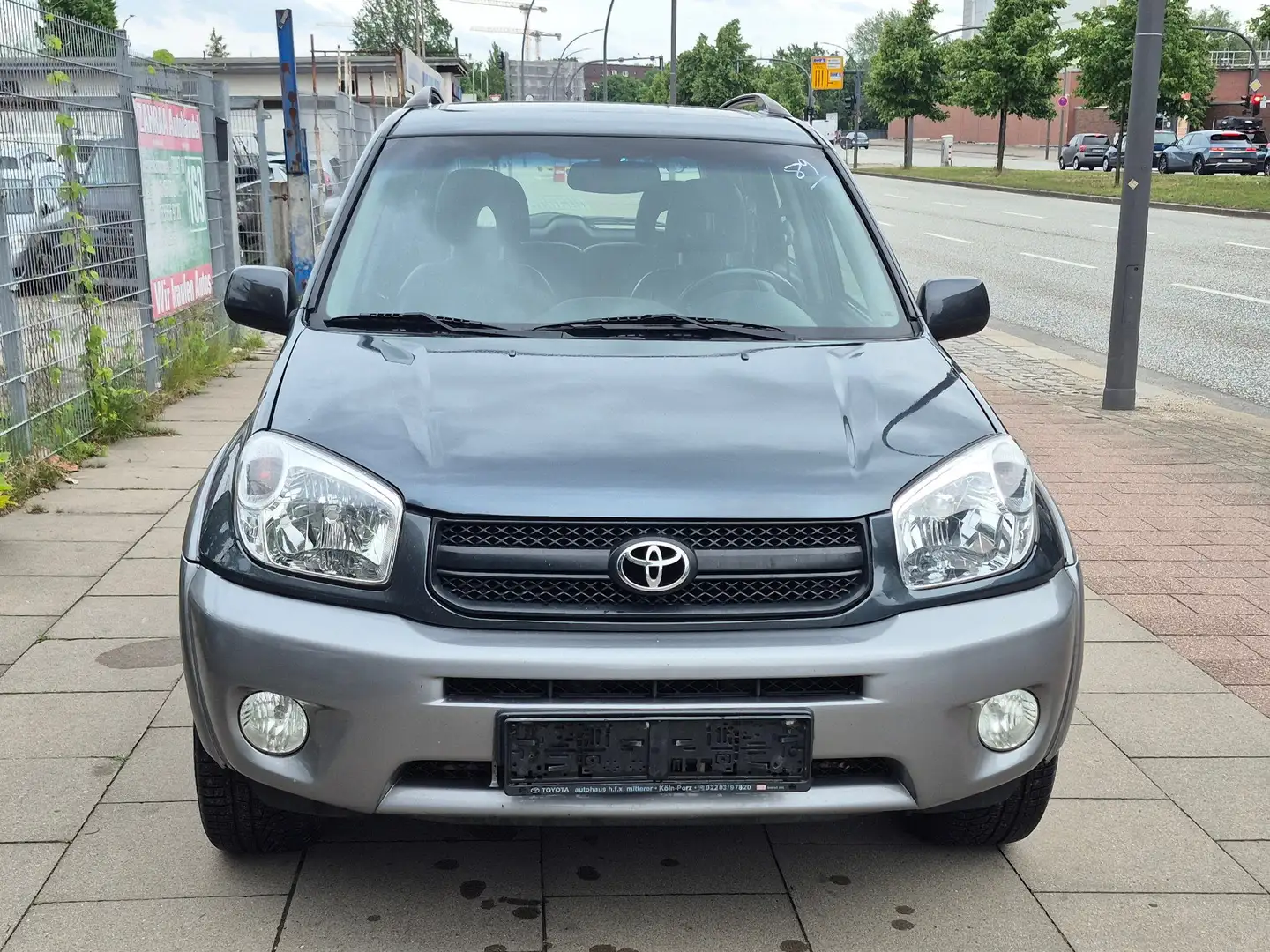 Toyota RAV 4 2.0 Executive 4X4*Automatik Get* 09.25 Tüv* Szürke - 2