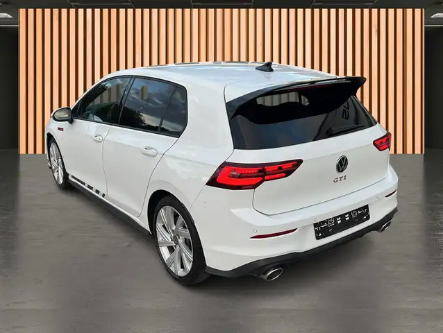 Volkswagen Golf view 4