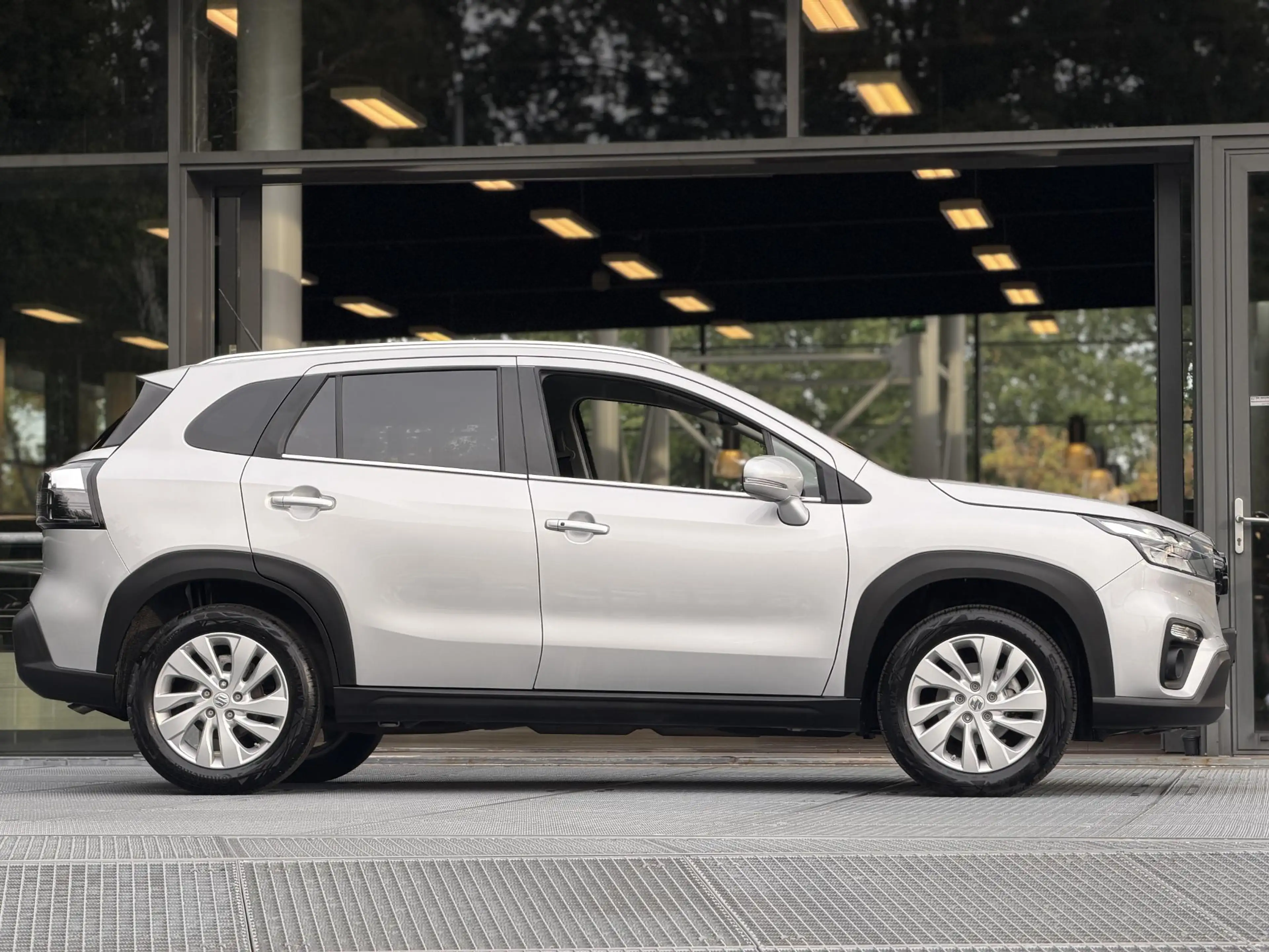 Suzuki S-Cross 1.4 Boosterjet Select Smart Hybrid 110PK | Navigat — photo 17