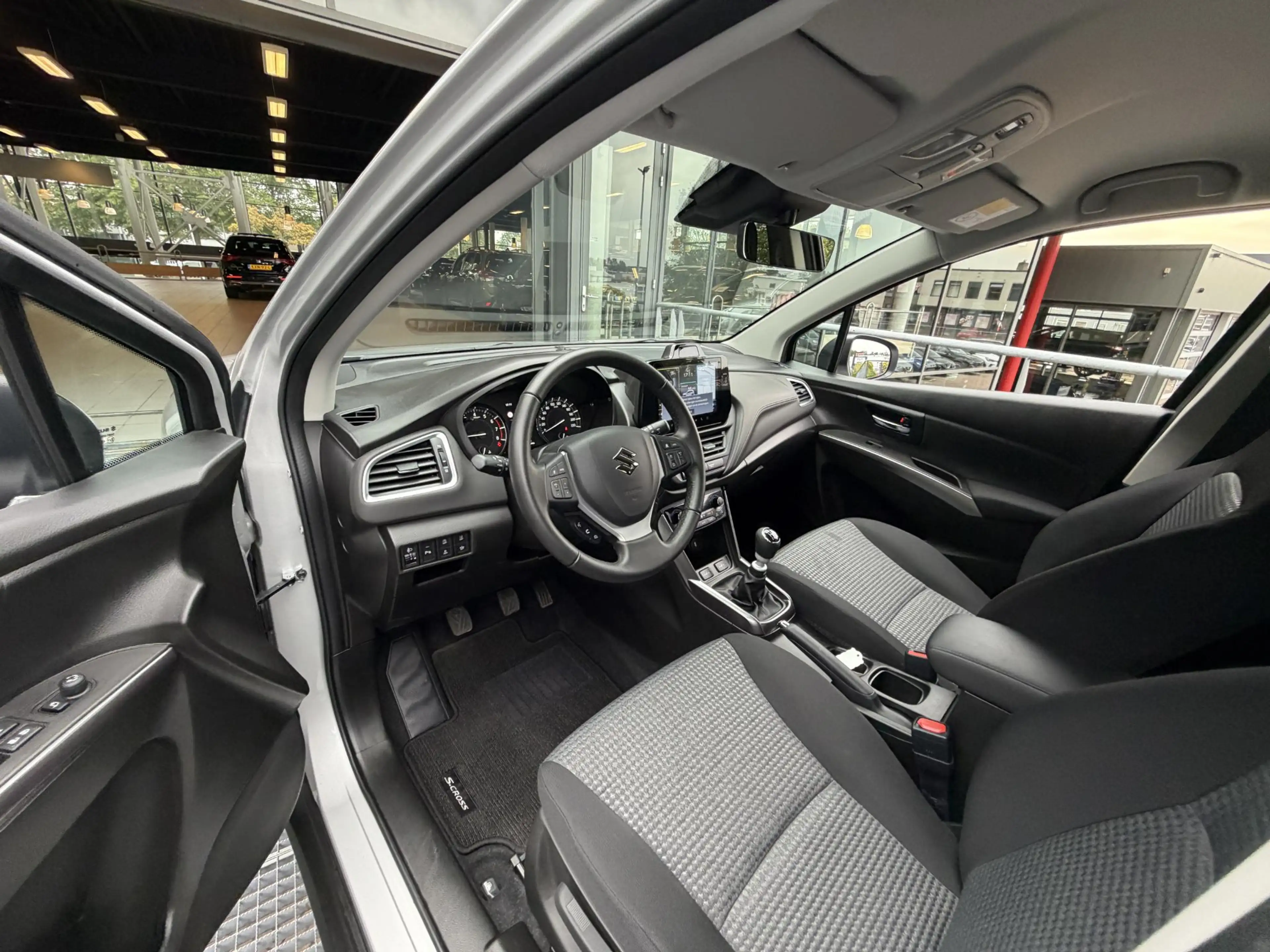 Suzuki S-Cross 1.4 Boosterjet Select Smart Hybrid 110PK | Navigat — photo 24