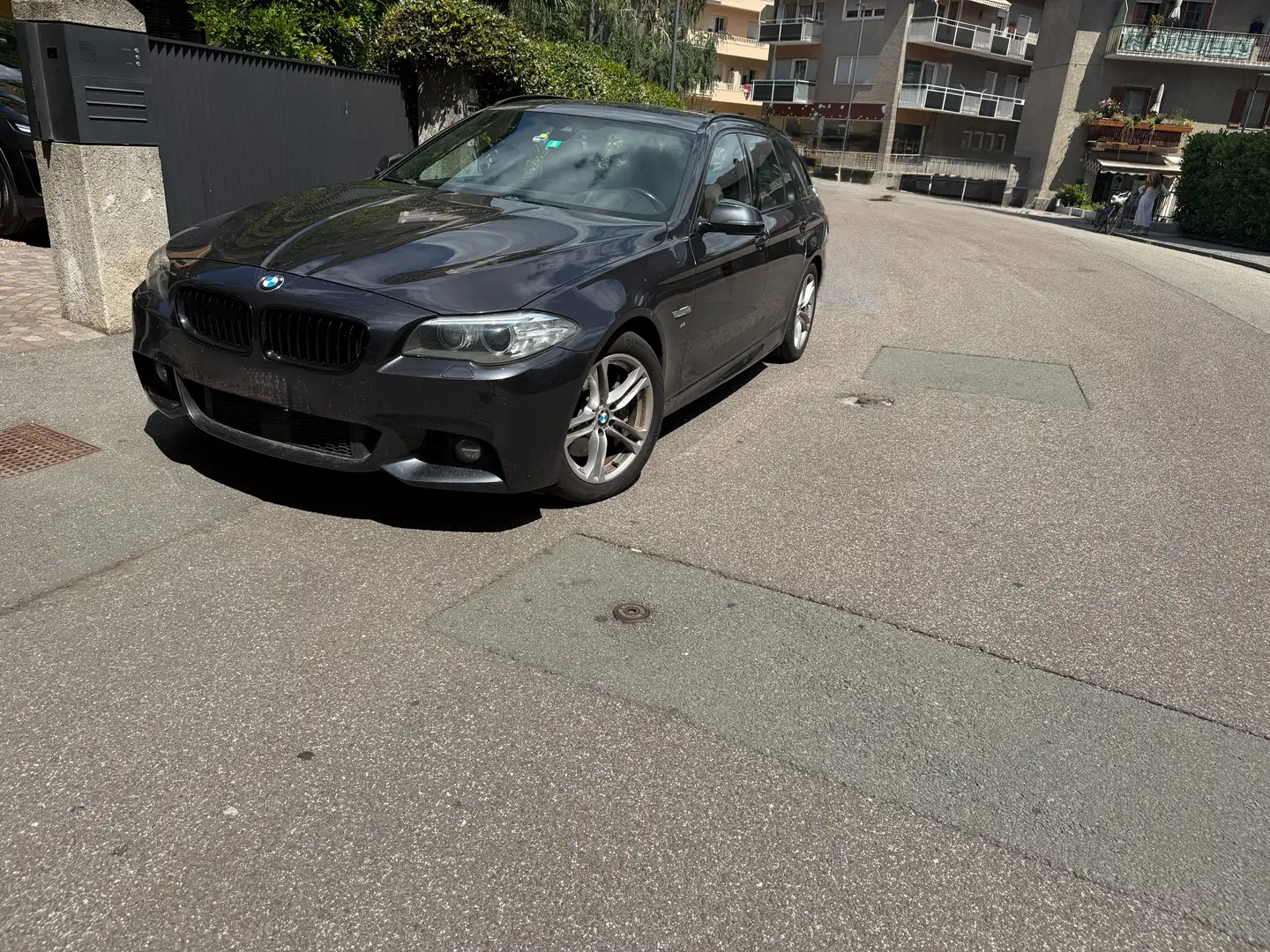 BMW 535 535d xDrive Touring Sport-Aut. Šedá - 1