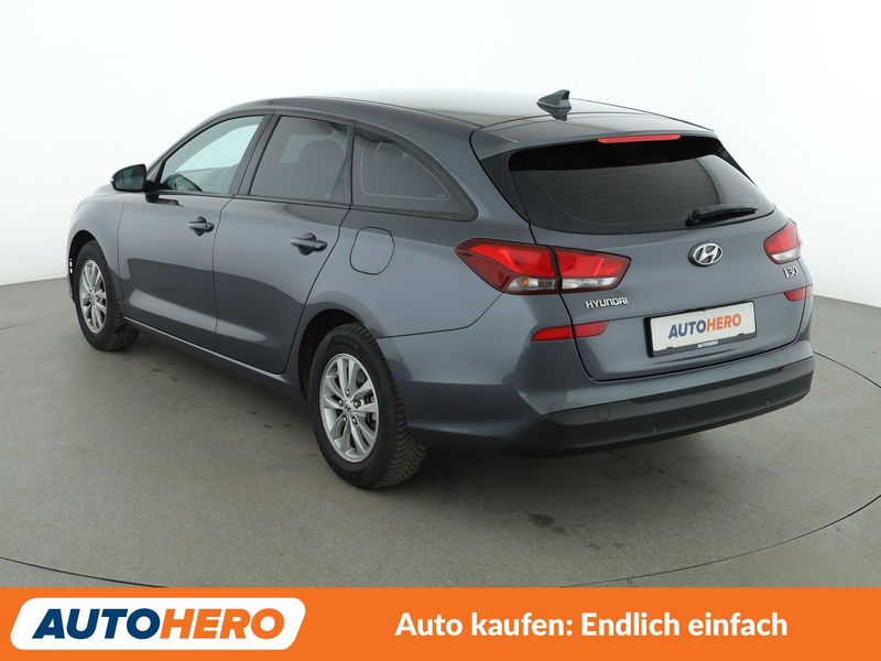 Hyundai i30 1.4 MPI Trend *NAVI*TEMPO*CAM*PDC*SHZ* — photo 4