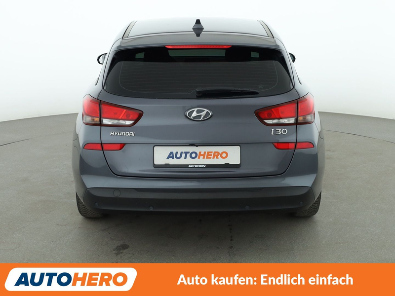 Hyundai i30 1.4 MPI Trend *NAVI*TEMPO*CAM*PDC*SHZ* — photo 5