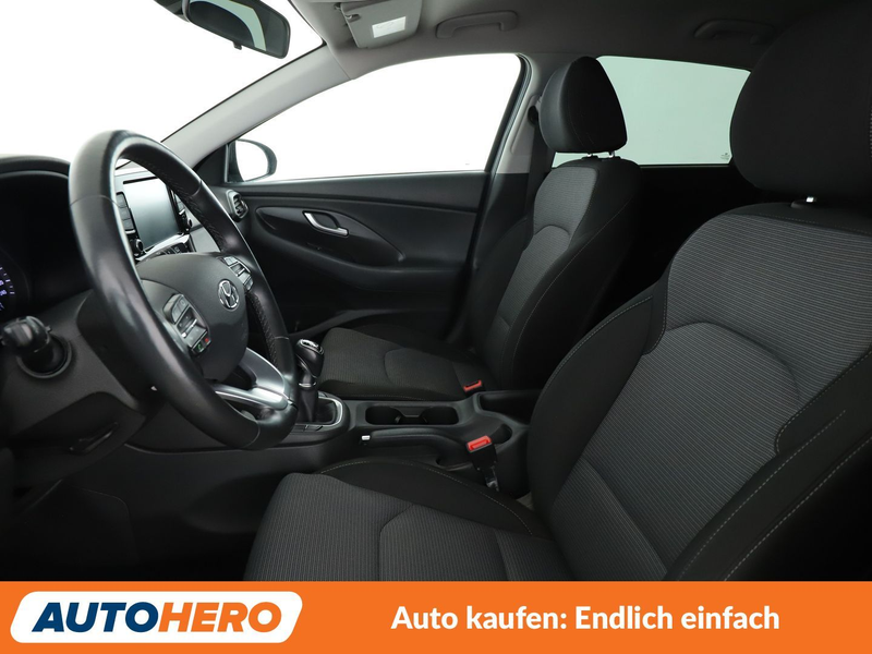 Hyundai i30 1.4 MPI Trend *NAVI*TEMPO*CAM*PDC*SHZ* — photo 10