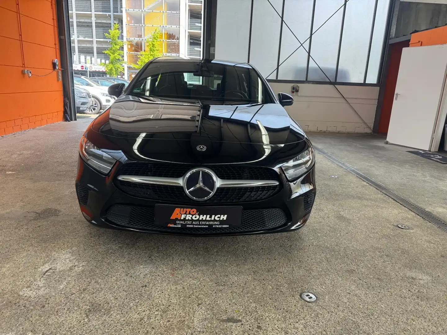 Mercedes-Benz A 180 Progressiv Navi Widescreen PDC Teilleder Schwarz - 2