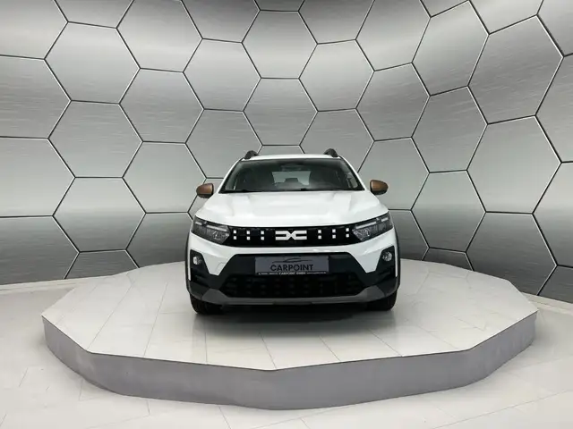 Dacia Sandero view 8