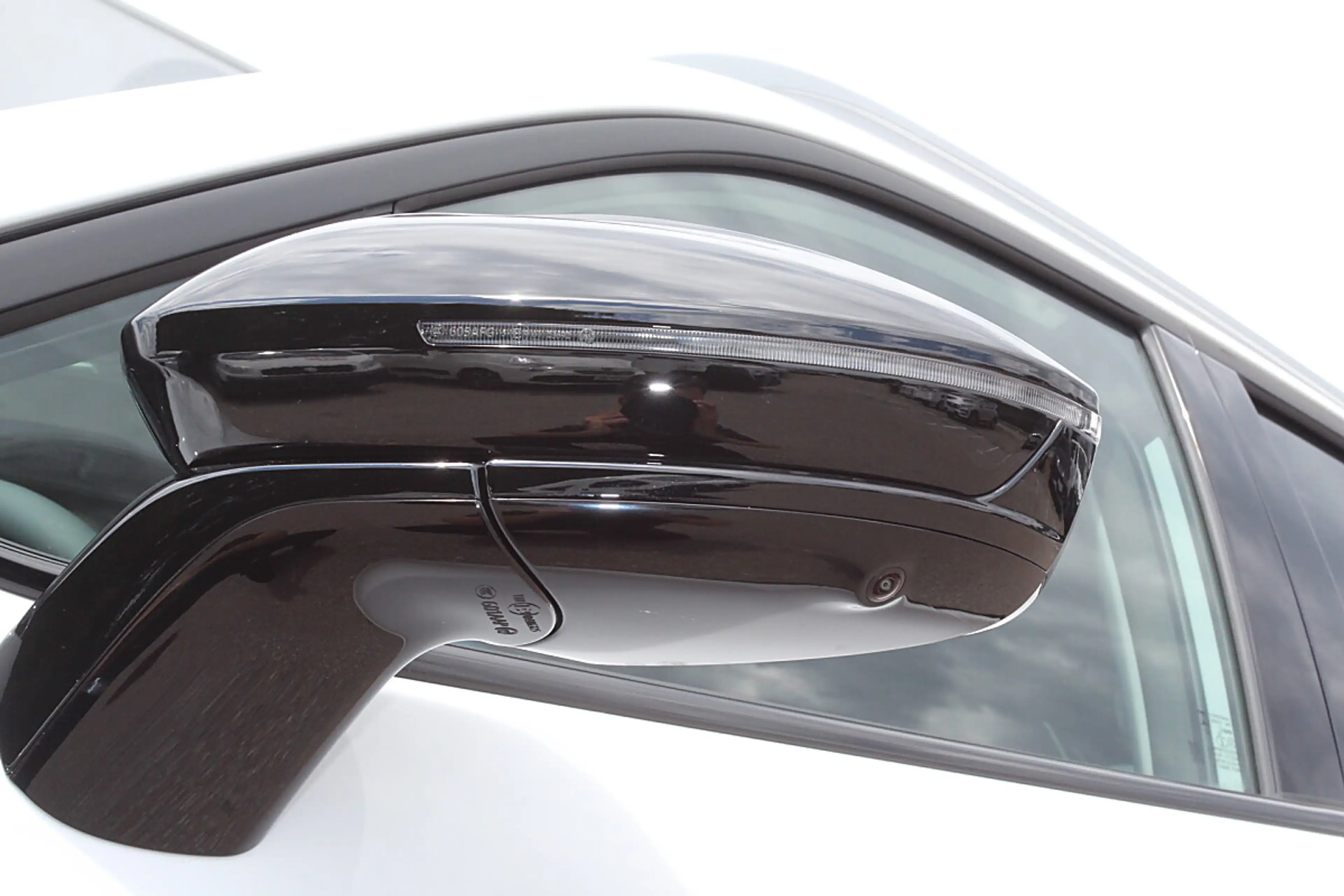 Omoda 5 HEV Premium Line — photo 8