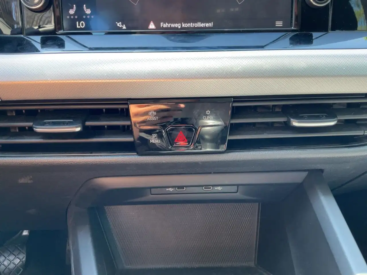 Volkswagen Golf VIII 1.0 TSI 5JG+LED+SHZ+2xPDC+APP+AHK+DAB, миниатюра 18