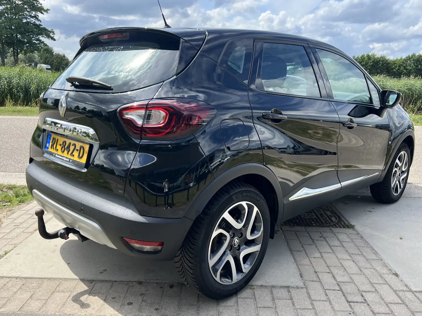 Renault Captur 0.9 TCe Intens / Trekhaak / Keyless / Climate / Pa Zwart - 2