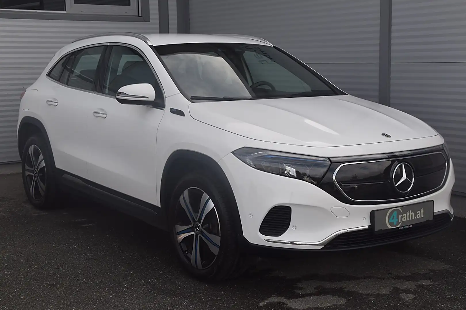 Mercedes-Benz EQA 250 66,5 kWh Aut. LED/NAVI/RFK / NETTO: 23.983 € Weiß - 2