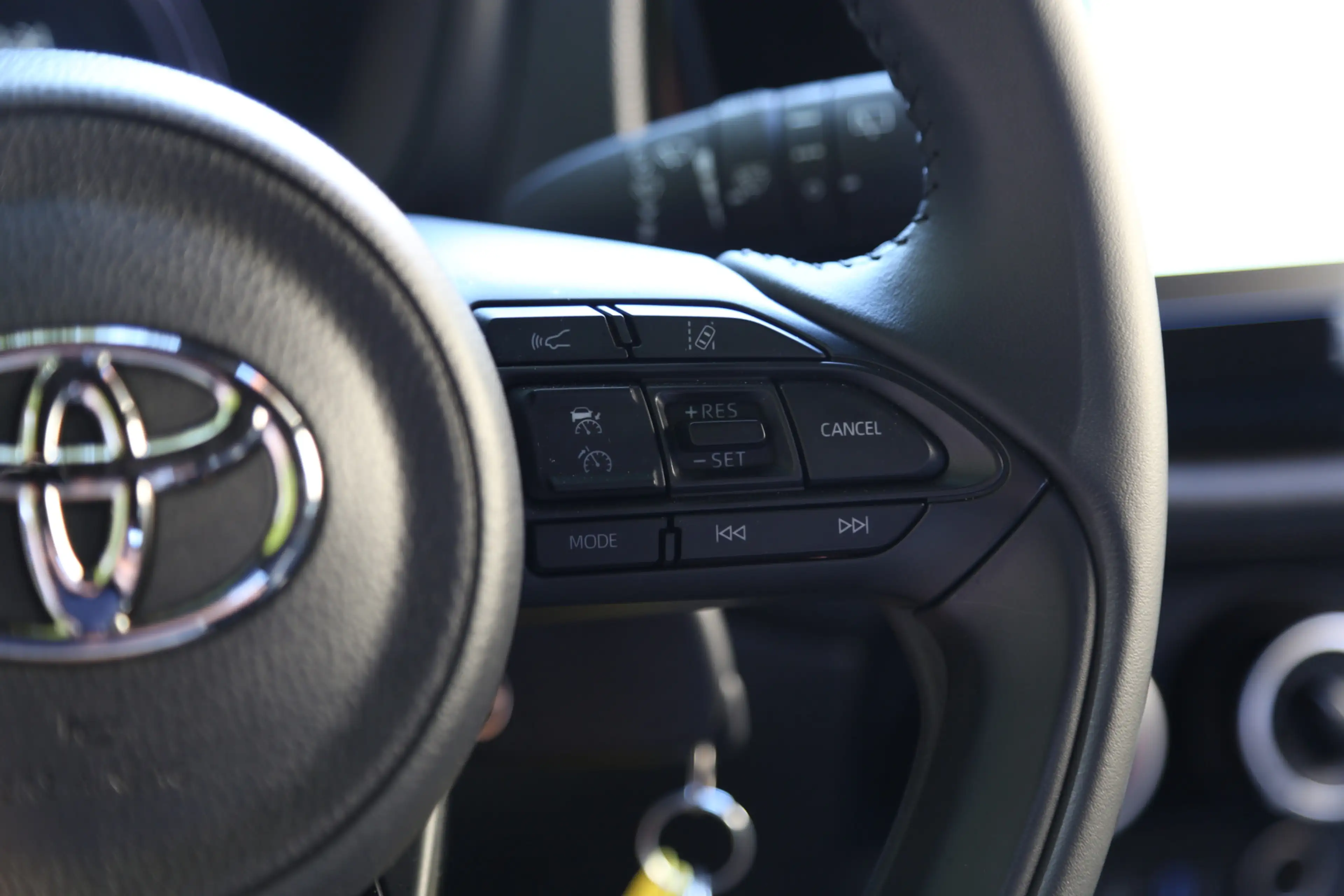 Toyota Aygo X 1.0 VVT-i MT Pulse Bi-Tone Navi Camera ACC — photo 11