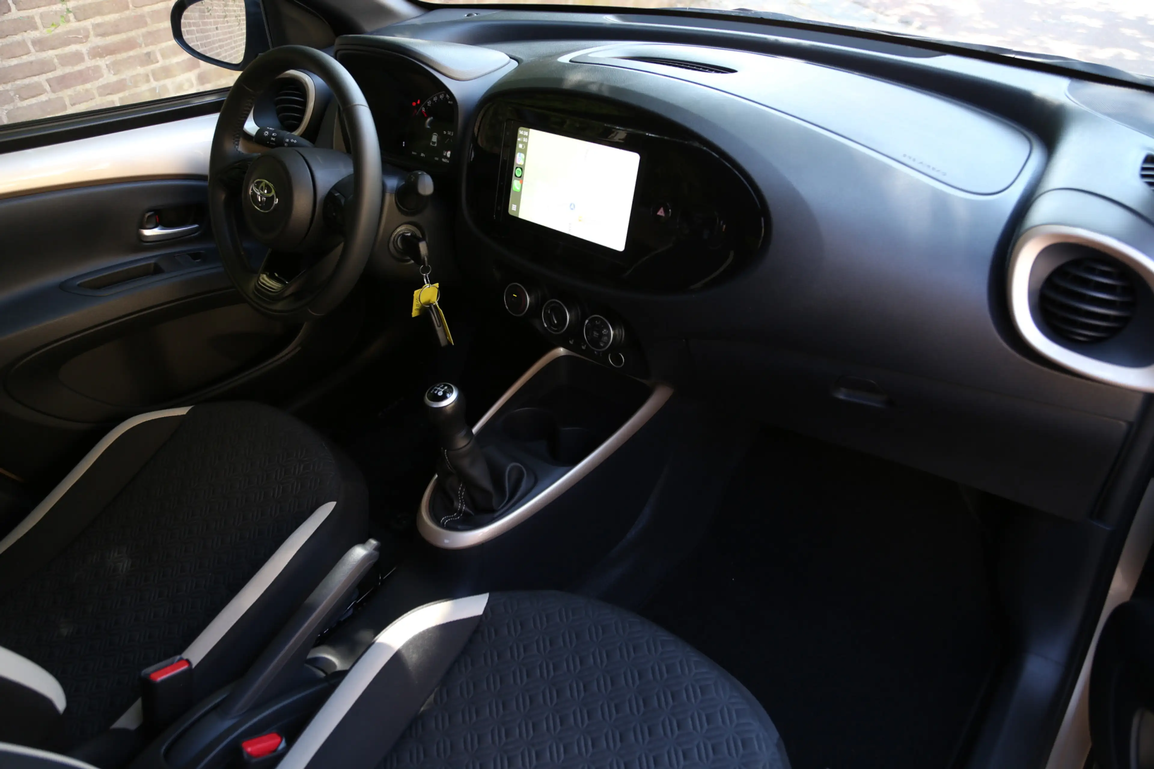 Toyota Aygo X 1.0 VVT-i MT Pulse Bi-Tone Navi Camera ACC — photo 4