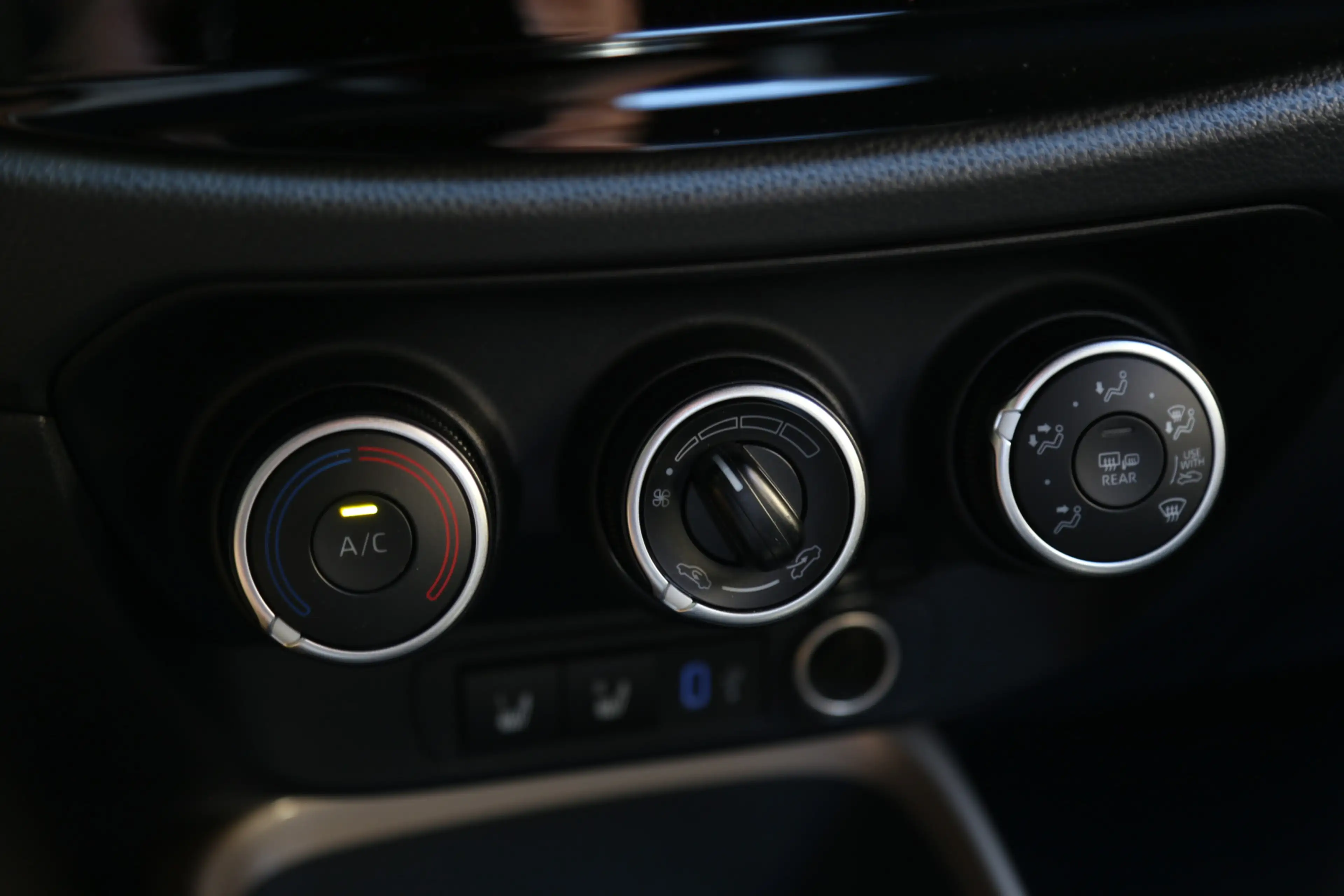 Toyota Aygo X 1.0 VVT-i MT Pulse Bi-Tone Navi Camera ACC — photo 10