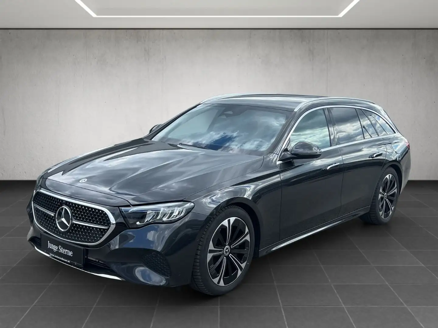 Mercedes-Benz E 300 de 4MATIC T-Modell Österreich-Edition Schwarz - 2