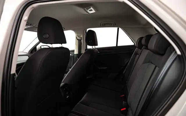 Volkswagen T-Roc view 10