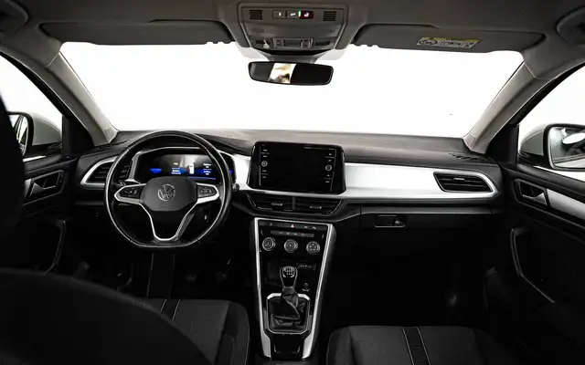 Volkswagen T-Roc view 8