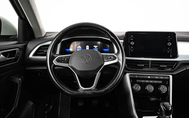 Volkswagen T-Roc view 18
