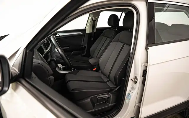 Volkswagen T-Roc view 6