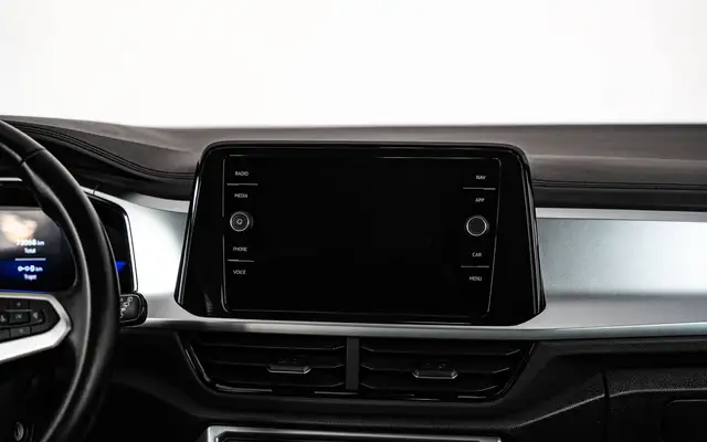 Volkswagen T-Roc view 16