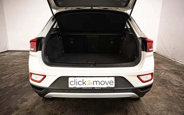 Volkswagen T-Roc view 4