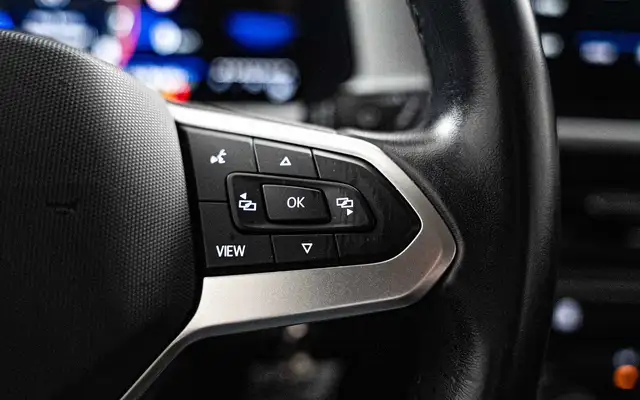 Volkswagen T-Roc view 25