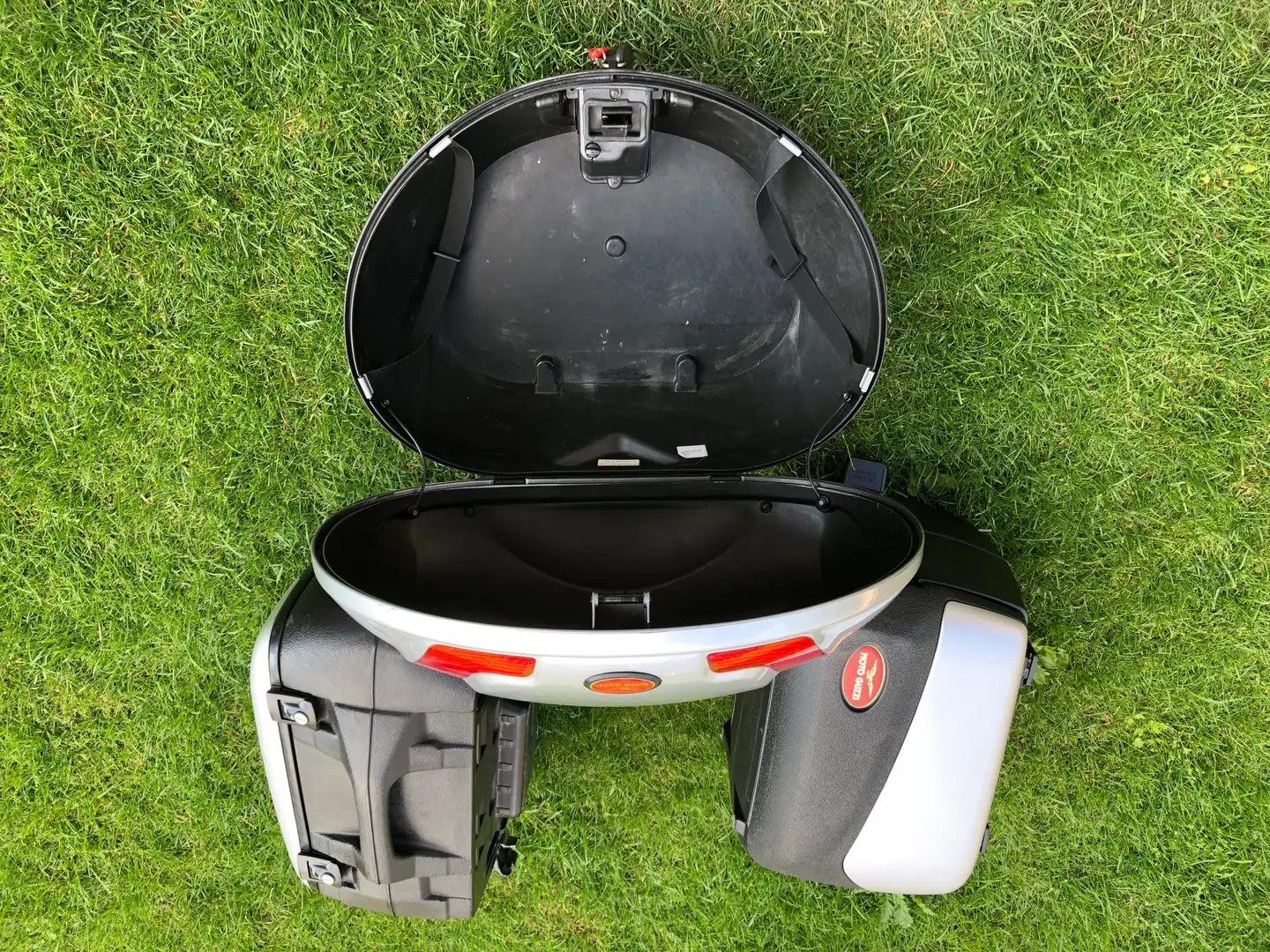 Moto Guzzi Norge 850 Argent - 1