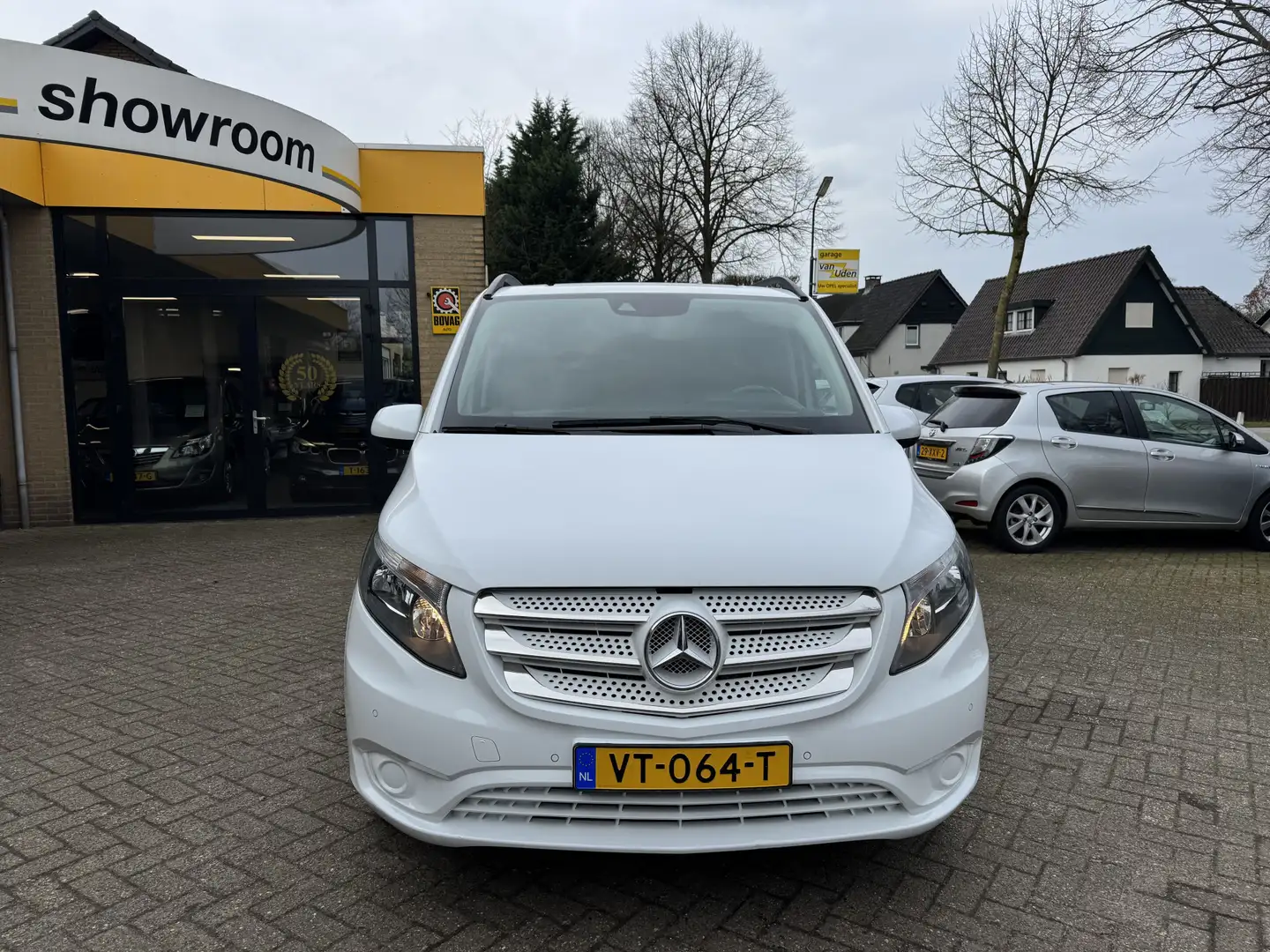 Mercedes-Benz Vito 109 CDI Functional Airco Navi Camera 3 Pers Wit - 2