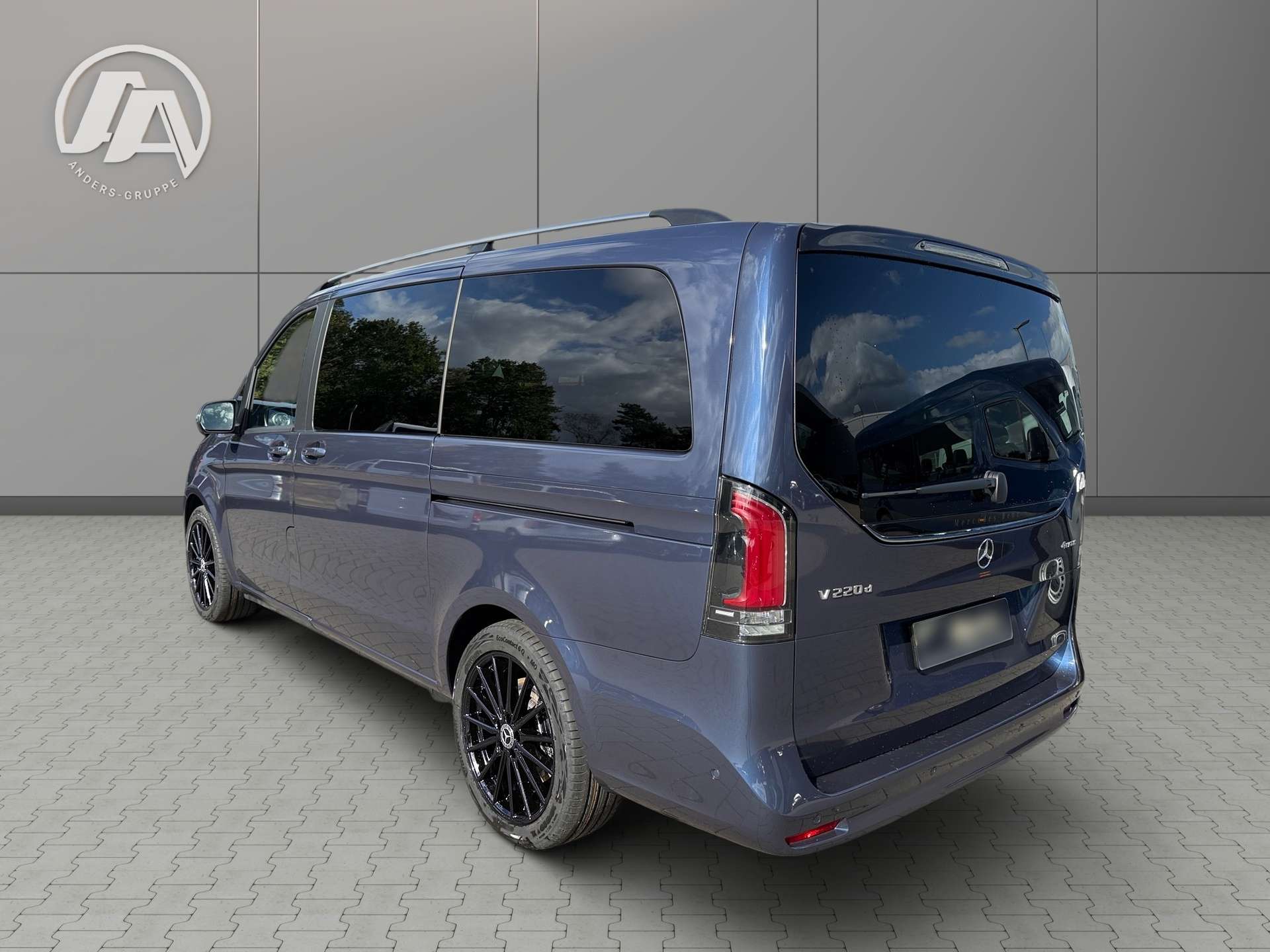 Mercedes-Benz V 220