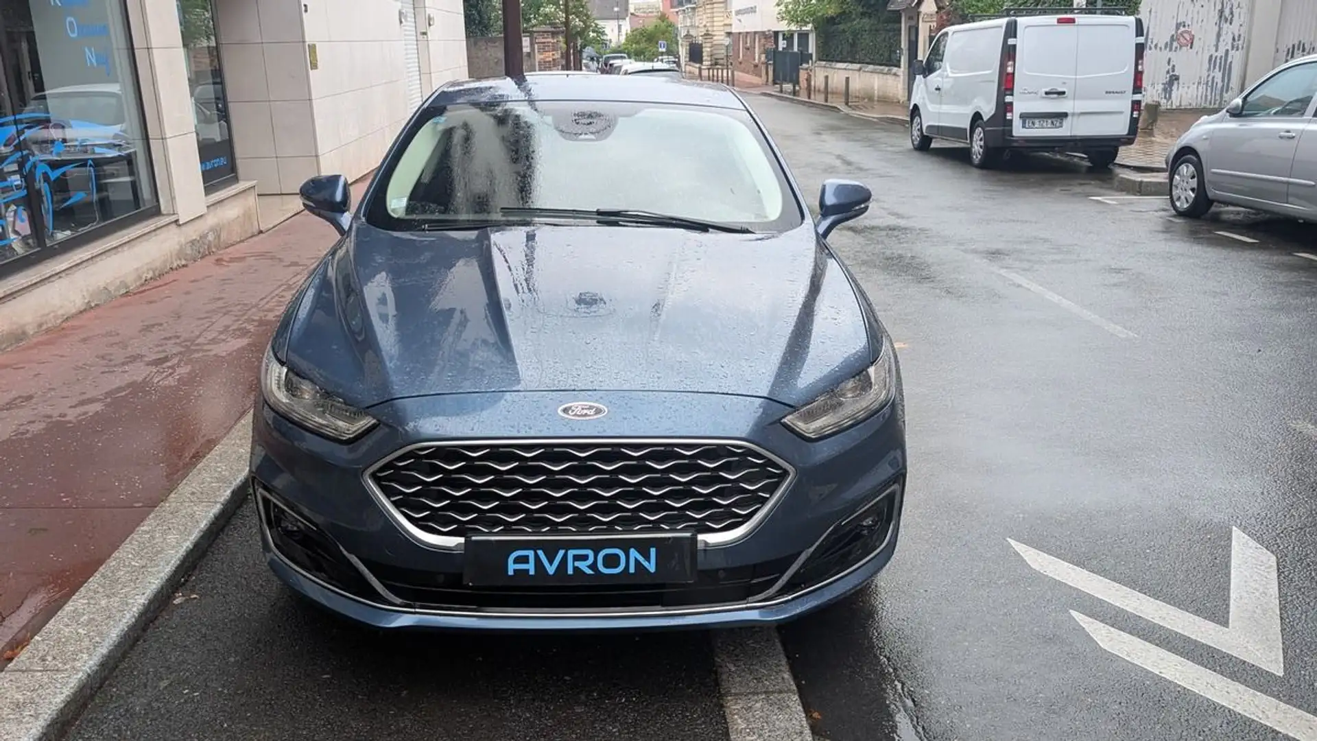 Ford Mondeo IV HYBRID 2.0 187 7CV VIGNALE BVA6 4P Blau - 2