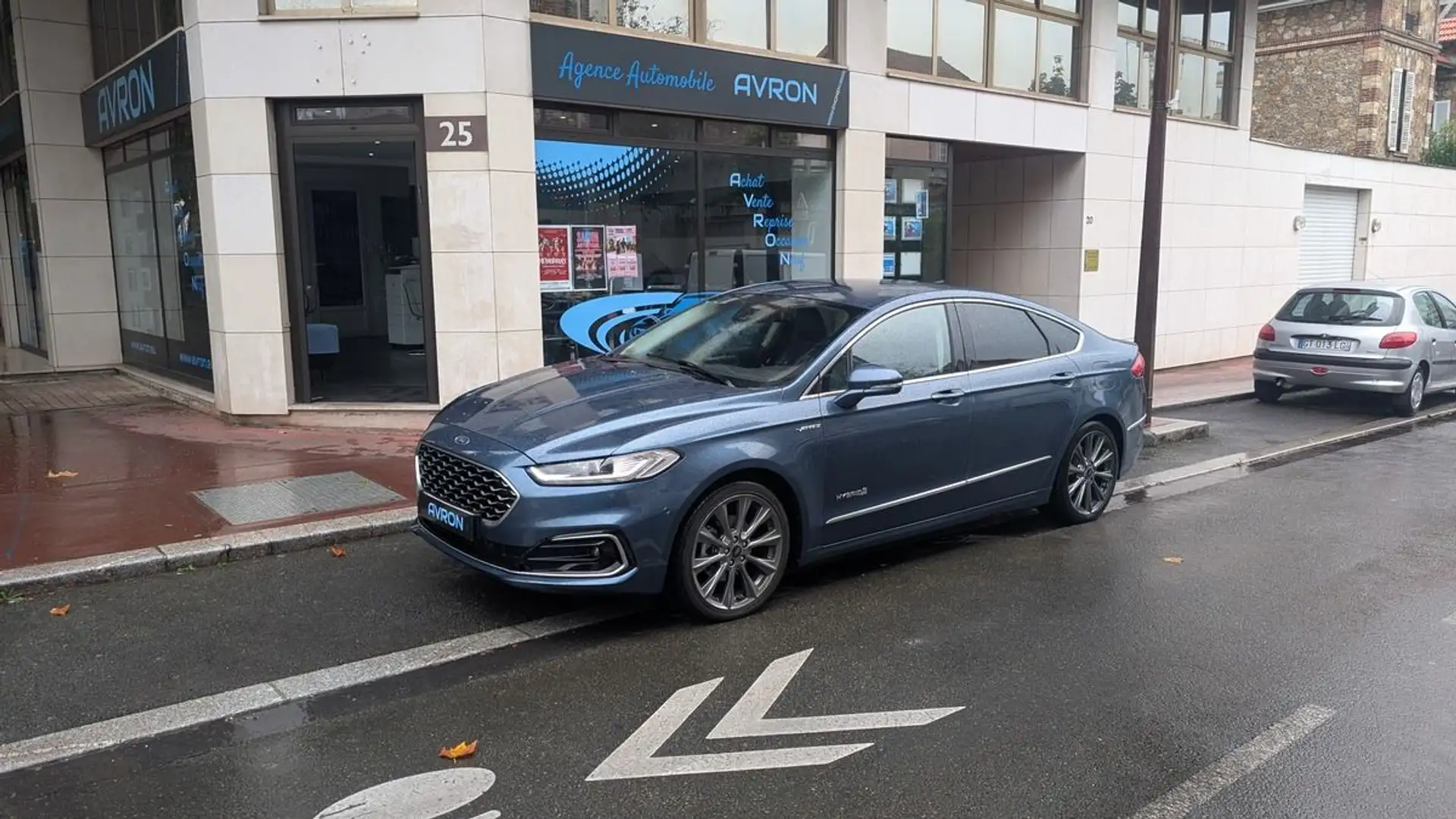 Ford Mondeo IV HYBRID 2.0 187 7CV VIGNALE BVA6 4P Blau - 1