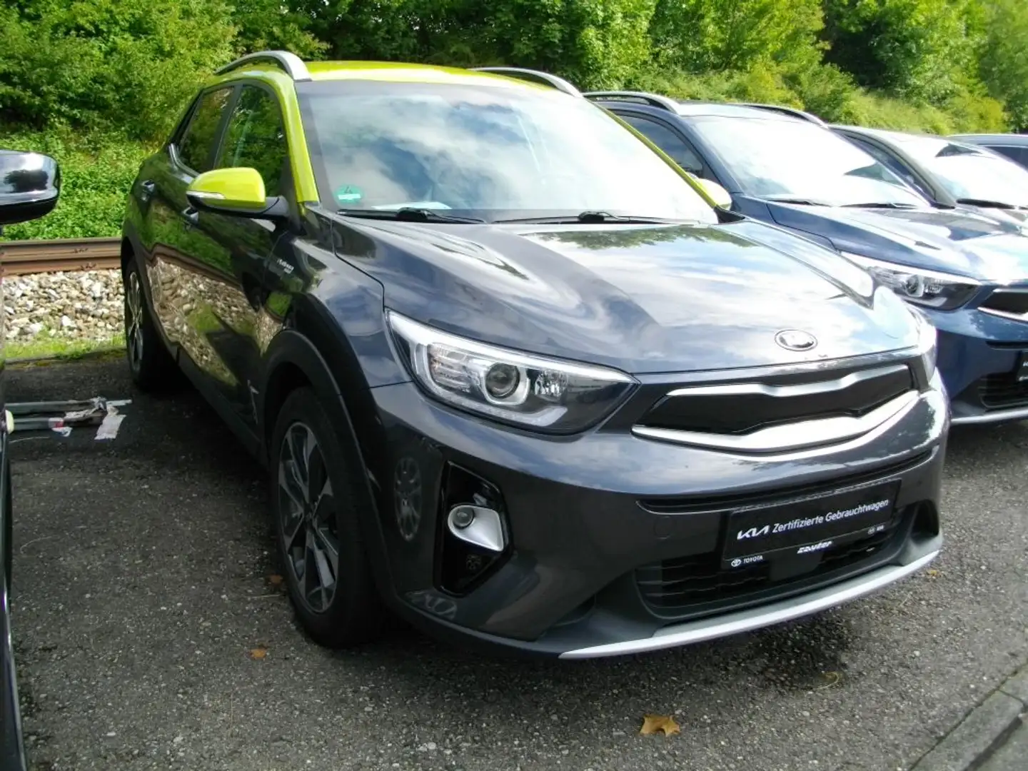 Kia Stonic 1.0 T-GDI 120 Platinum Edition Grijs - 1
