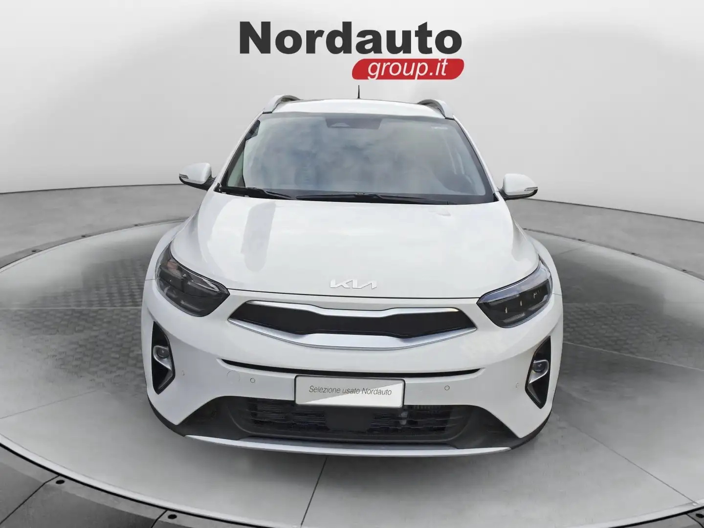 Kia Stonic 1.0 T-GDi 100 CV MHEV MT Black Edition Bianco - 2