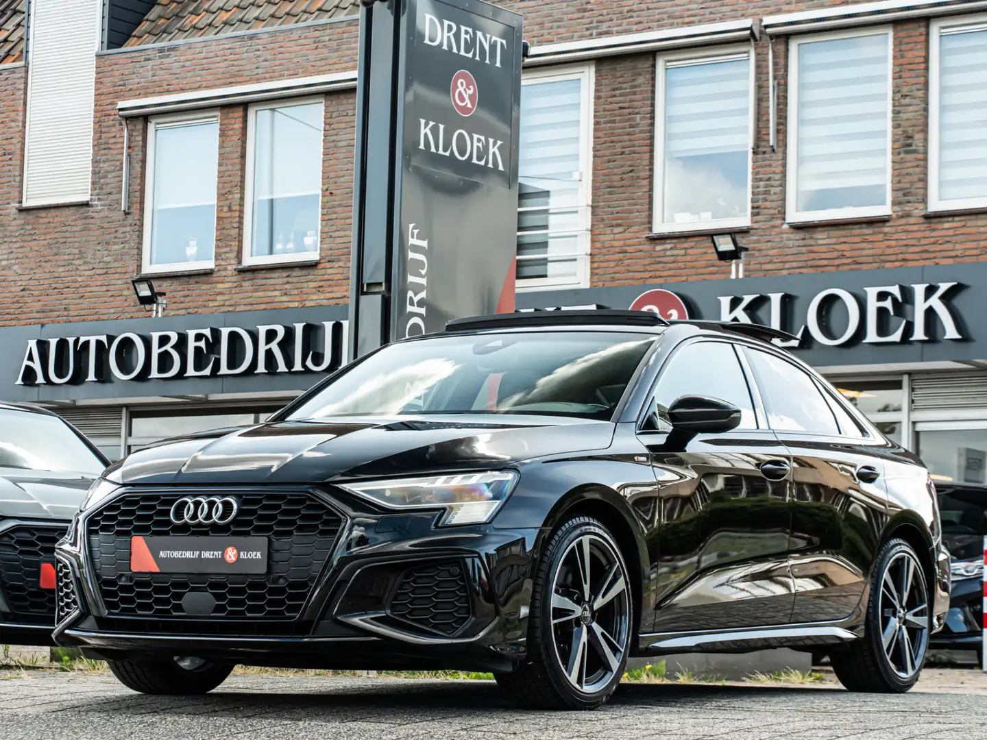 Audi A3 Limousine 35 TFSI edition S-Line PANO CAMERA BLACK Zwart - 1