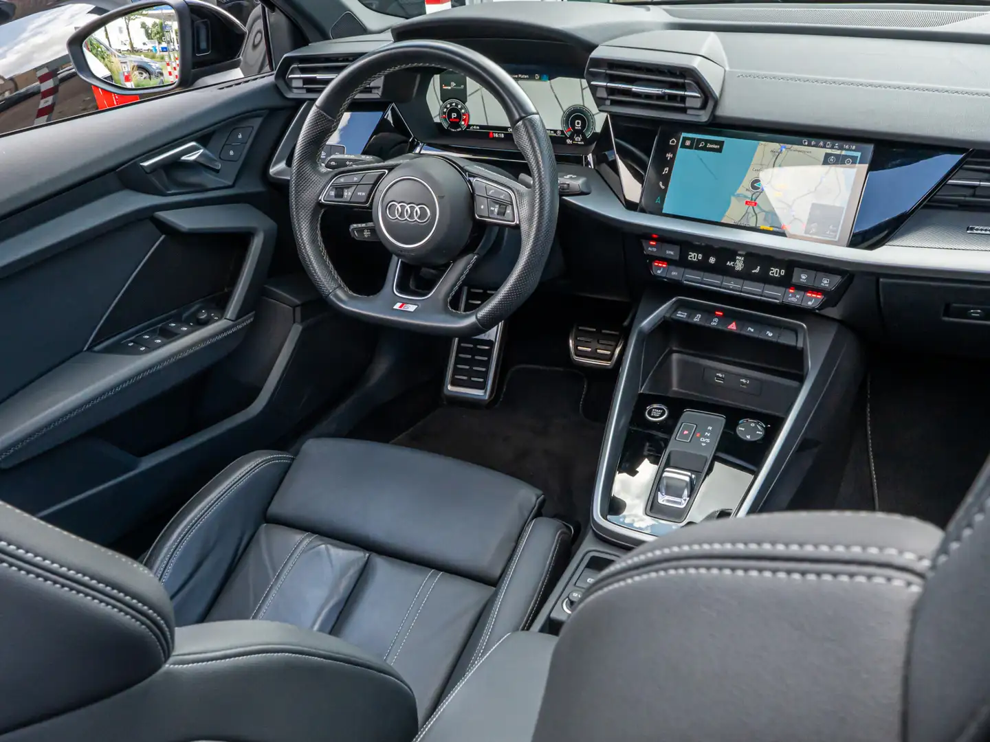 Audi A3 Limousine 35 TFSI edition S-Line PANO CAMERA BLACK Zwart - 2