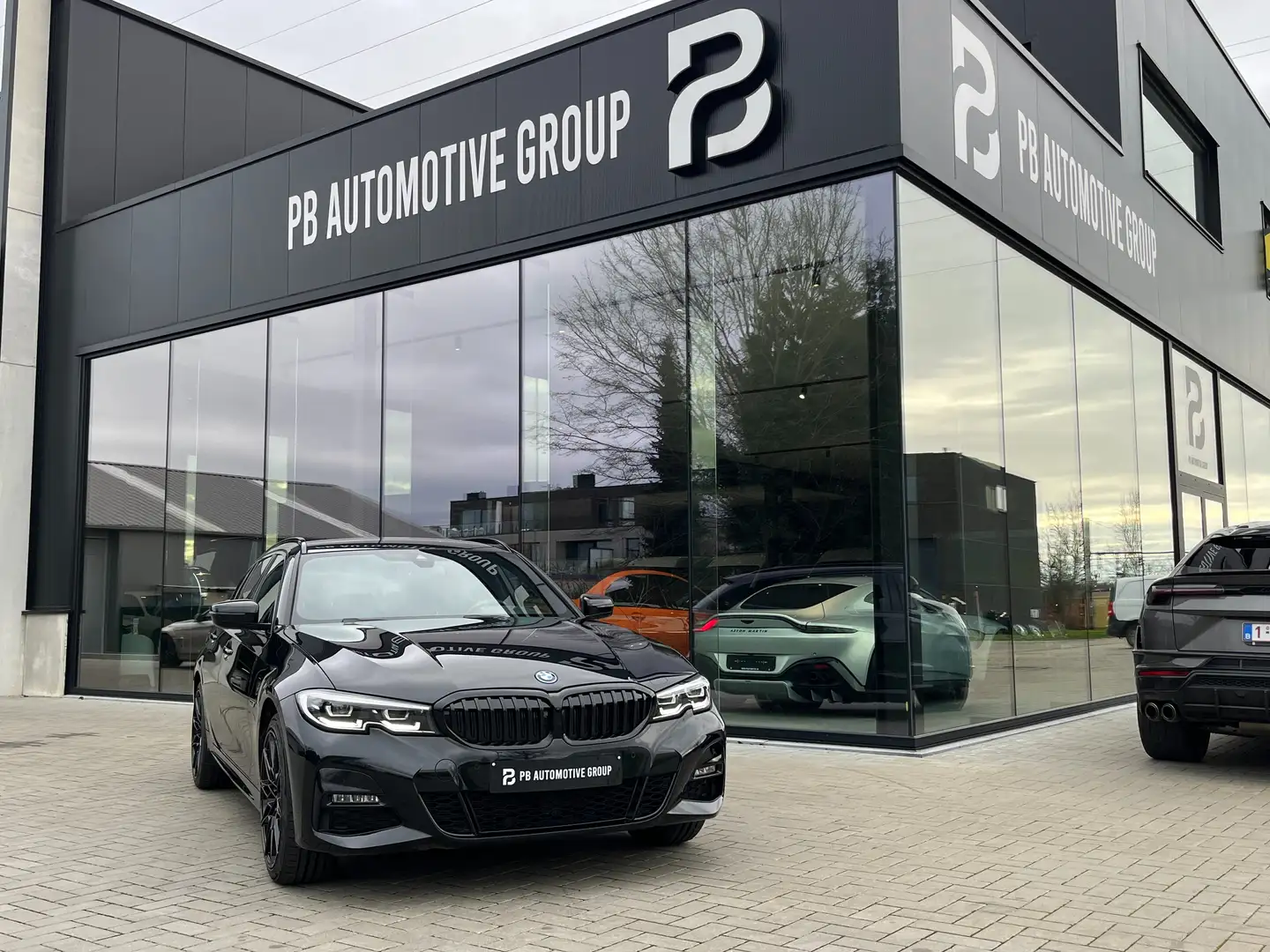 BMW 330 ea M-Pakket-Led-Navi-Cockpit Pro-BT-Pdc-19"... Noir - 1