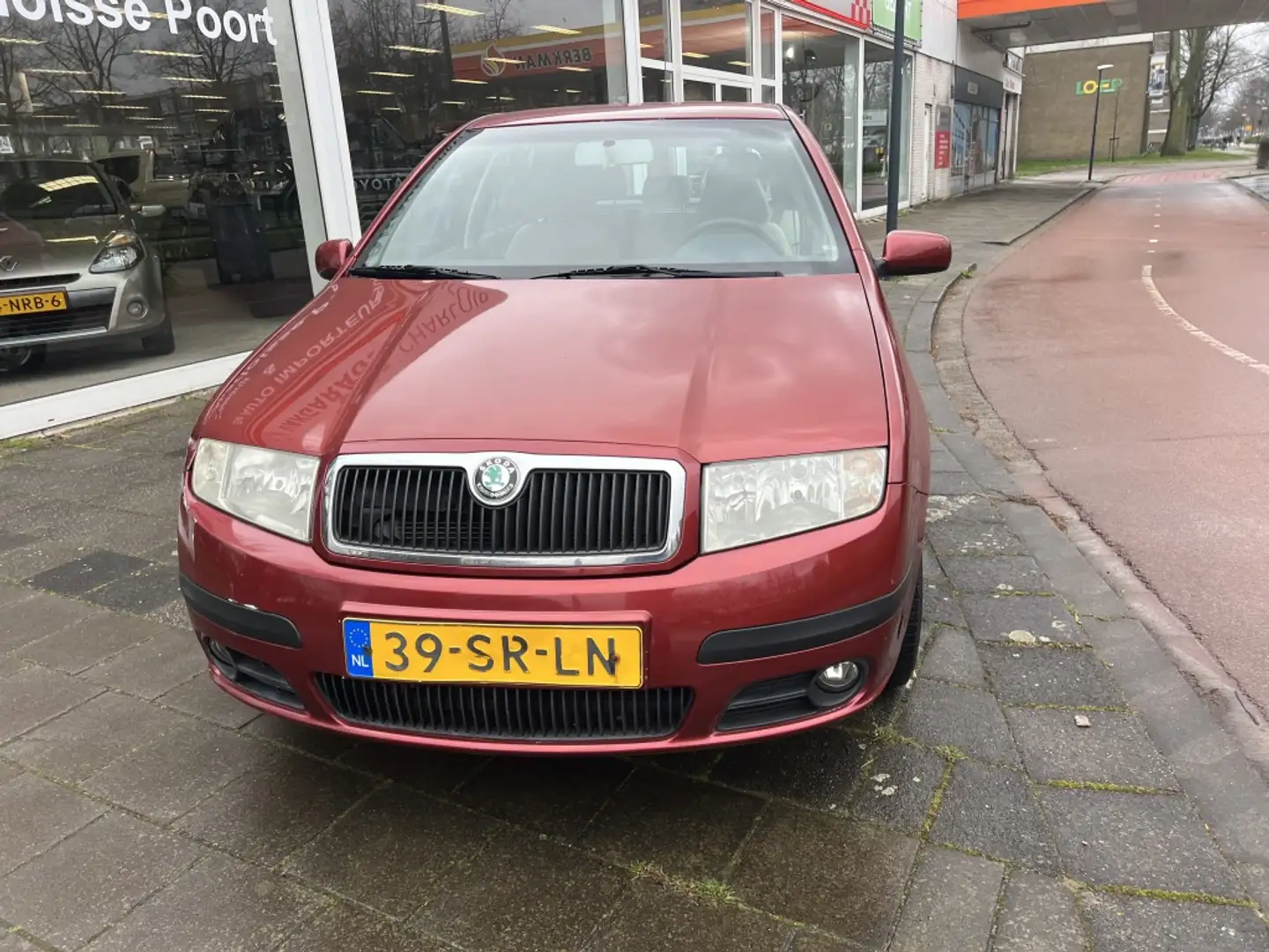 Skoda Fabia 1.4-16V Elegance Czerwony - 2