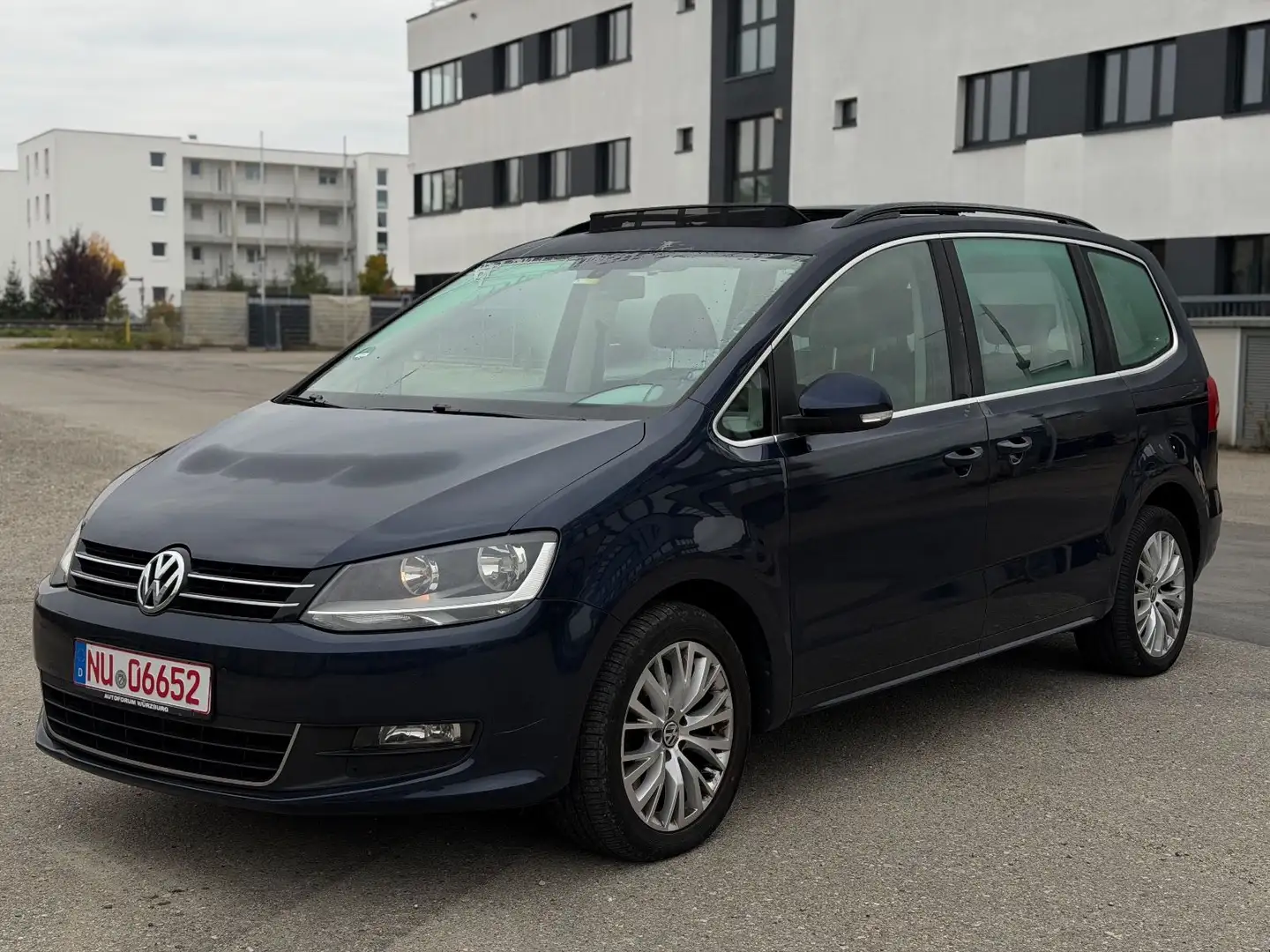 Volkswagen Sharan Comfortline BMT 2.0 TDI Pano Navi 7Sitze Bleu - 1