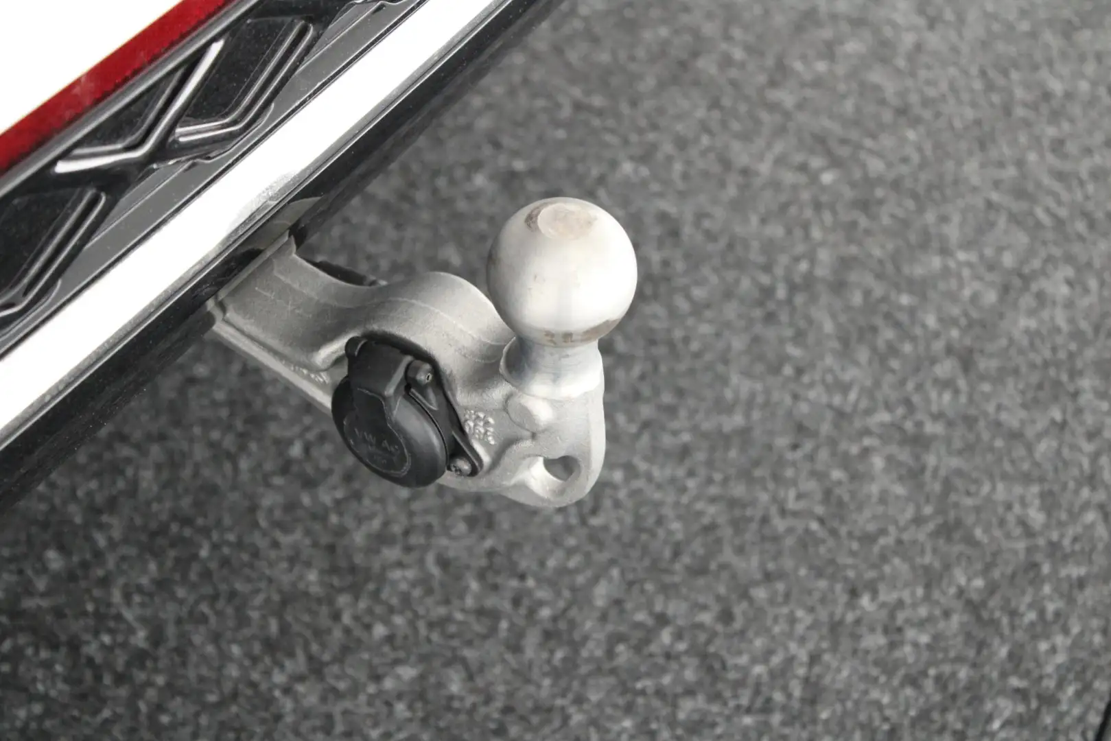 Volkswagen Tiguan 1.5 eTSI 150pk R-Line Business Trekhaak Leder 360C Wit - 2