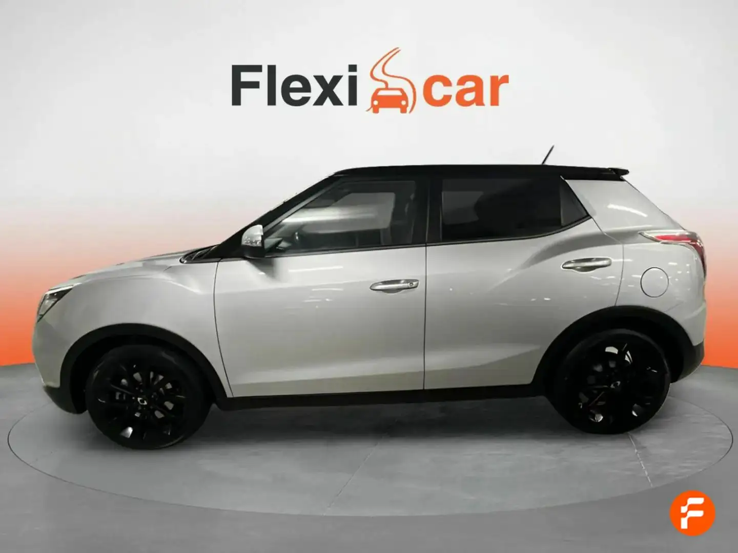 SsangYong Tivoli G16 Limited 4x2 Gris - 2