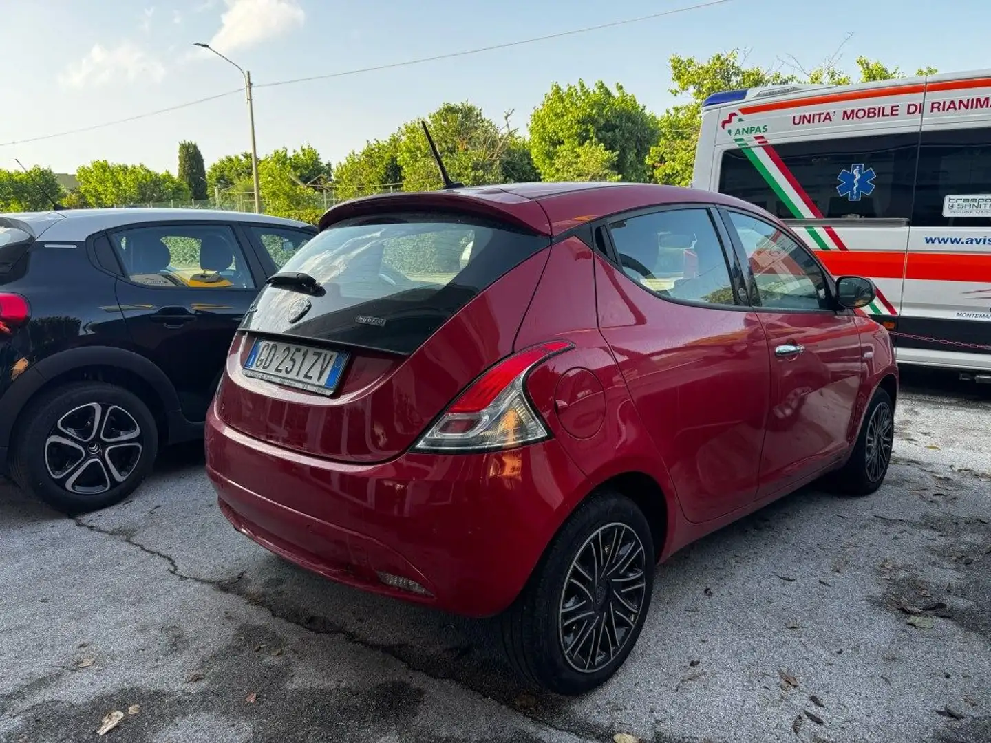 Lancia Ypsilon PROMO FINANZIAMENTO 1.0 Hybrid Ecochic Gold Rosso - 2