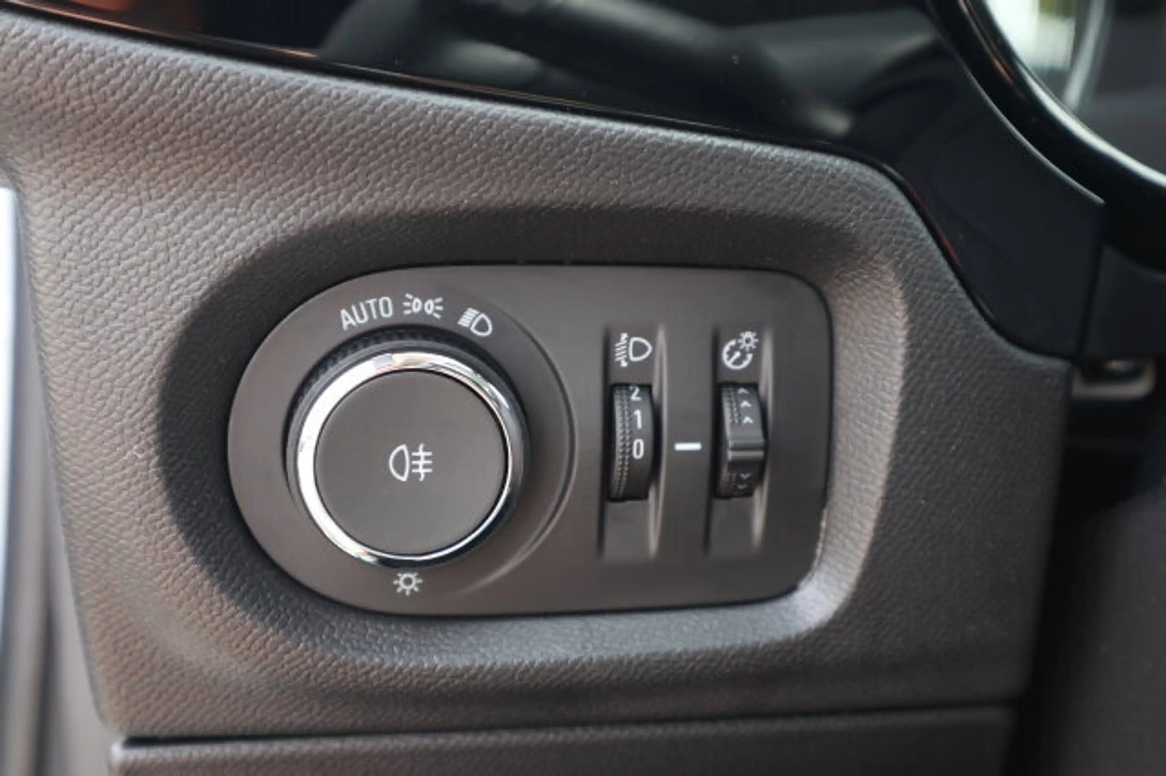 Opel Corsa Edition/Winter/Komfort Pak  Klima/LED/Audiosystem Multimedia/Sitzhzg./MF-Lenkrad/BC/Tempomat/eFH./NSW — photo 6