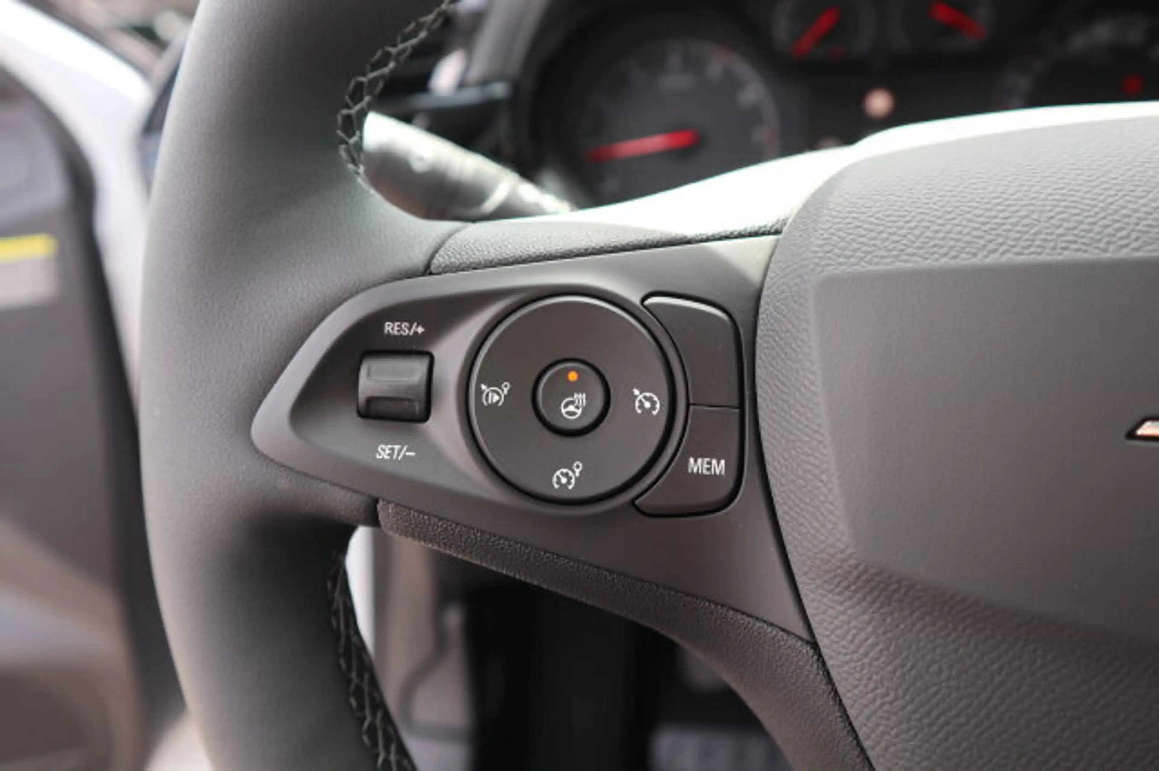 Opel Corsa Edition/Winter/Komfort Pak  Klima/LED/Audiosystem Multimedia/Sitzhzg./MF-Lenkrad/BC/Tempomat/eFH./NSW — photo 8
