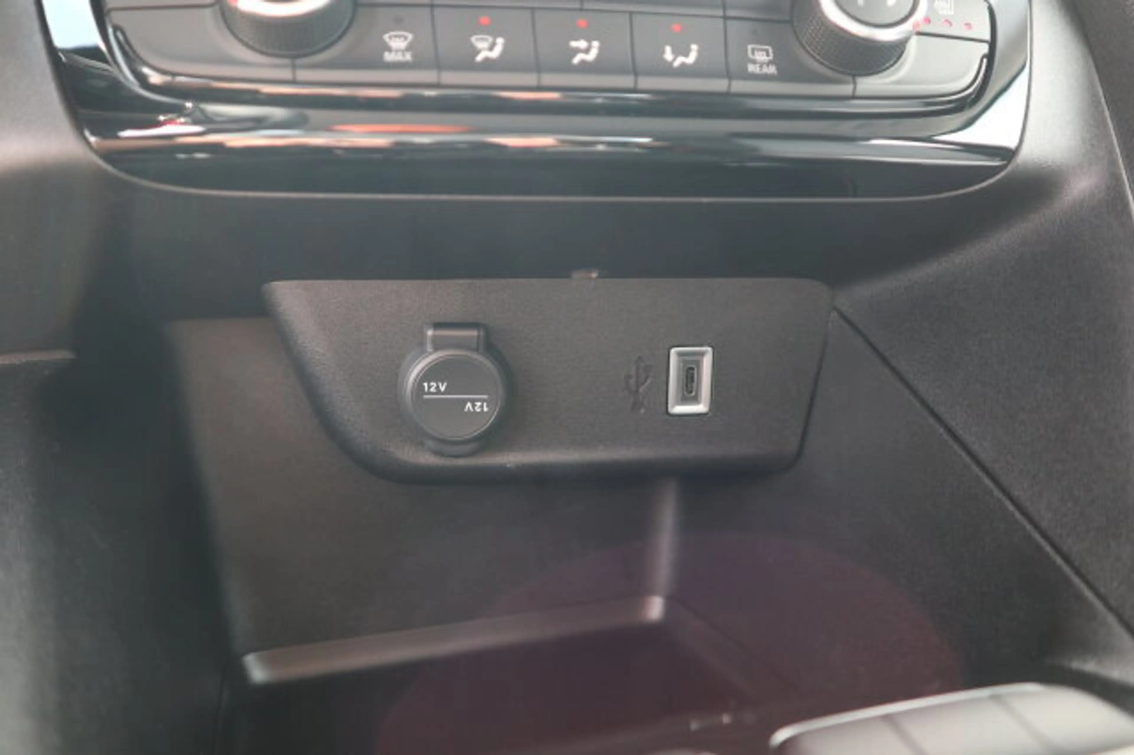 Opel Corsa Edition/Winter/Komfort Pak  Klima/LED/Audiosystem Multimedia/Sitzhzg./MF-Lenkrad/BC/Tempomat/eFH./NSW — photo 15